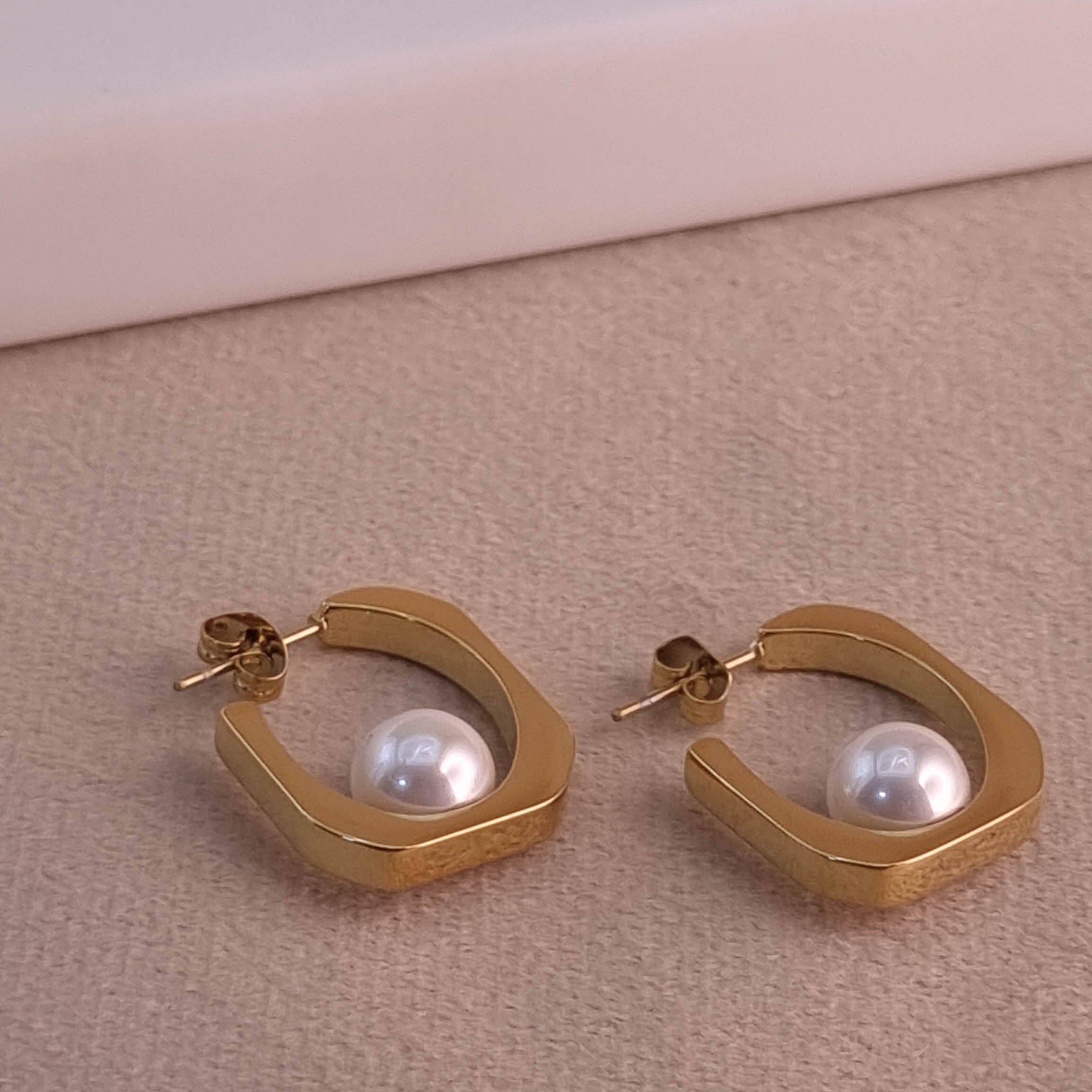 Aurum Crescent Hoops