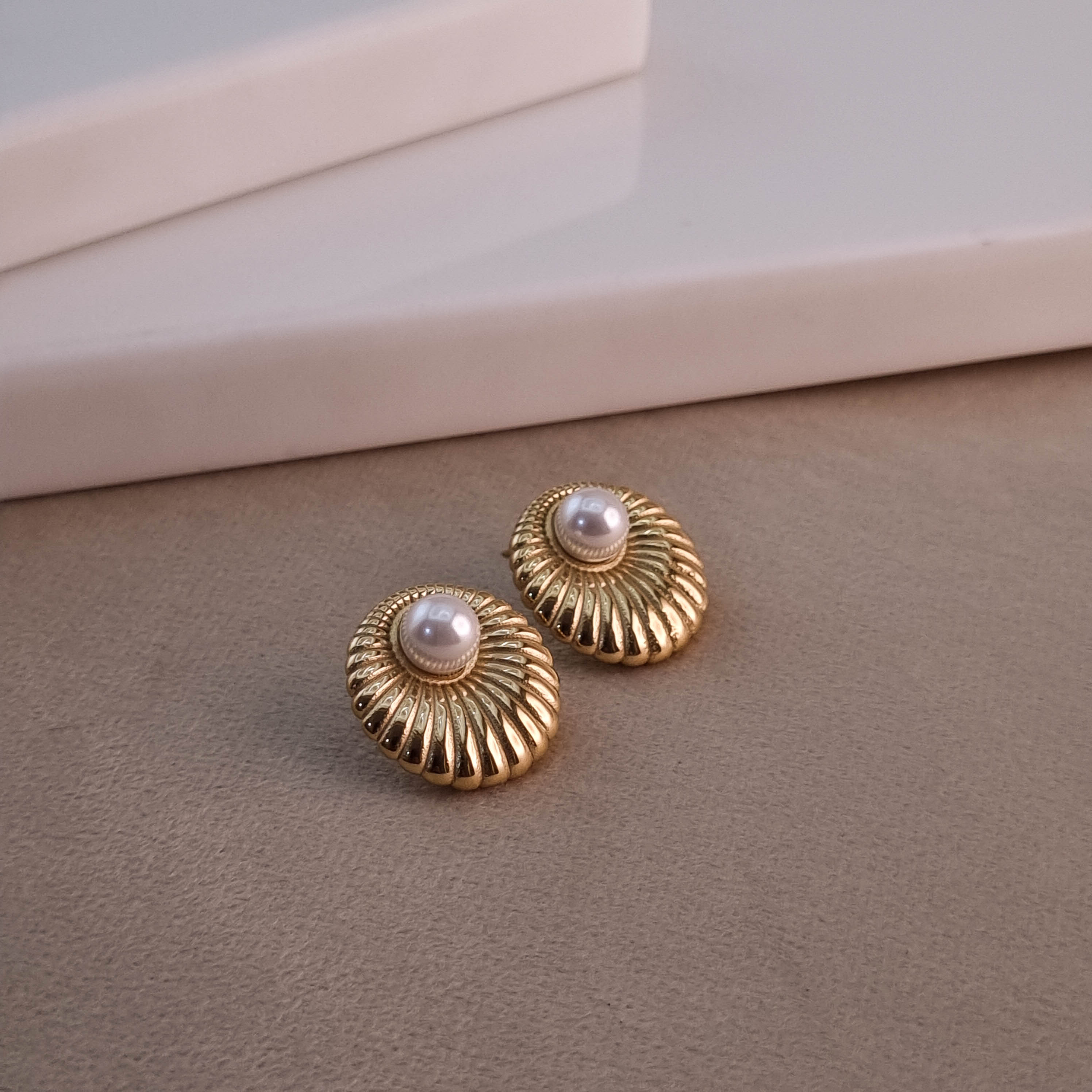 Golden Shell Earrings