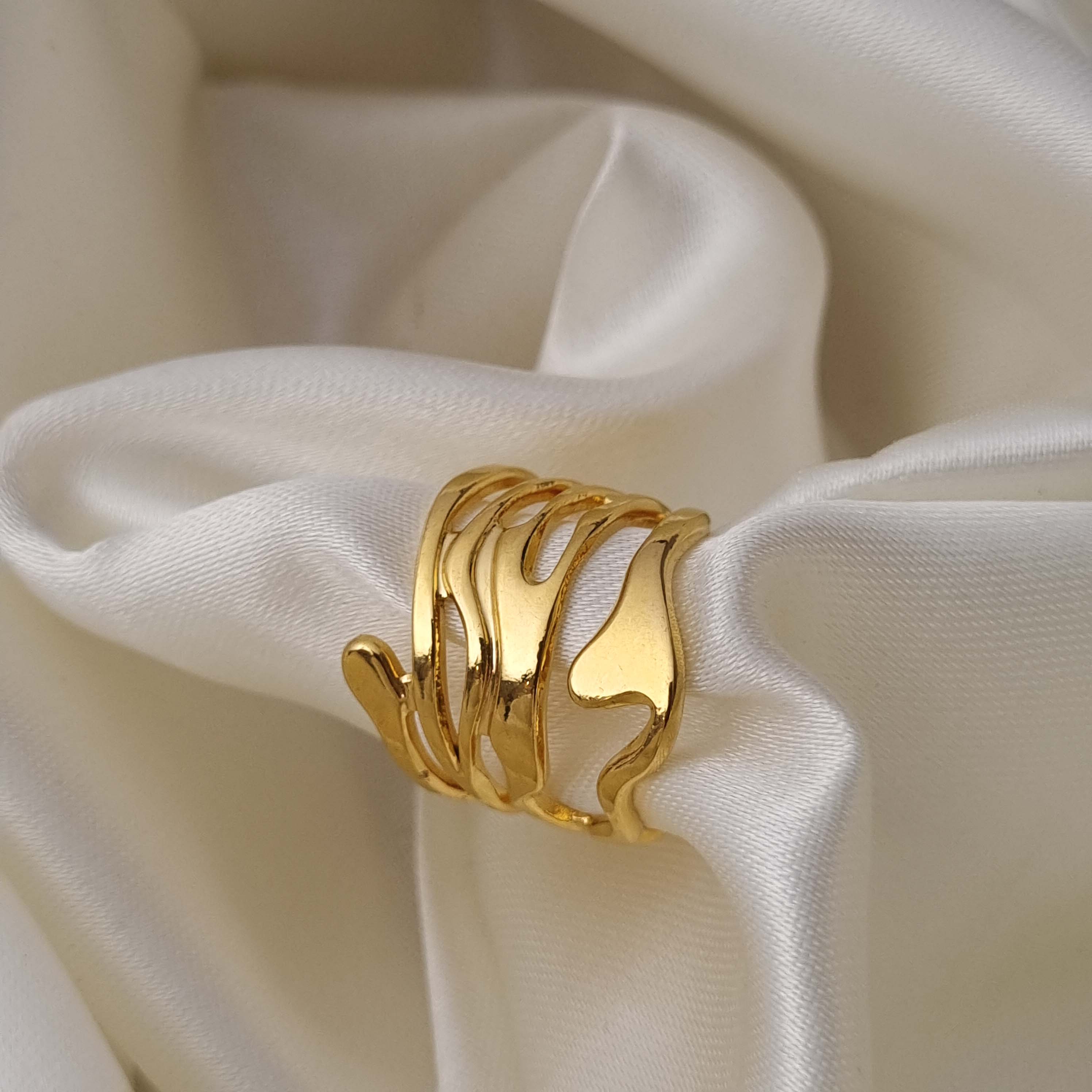 Versatile Contour Ring