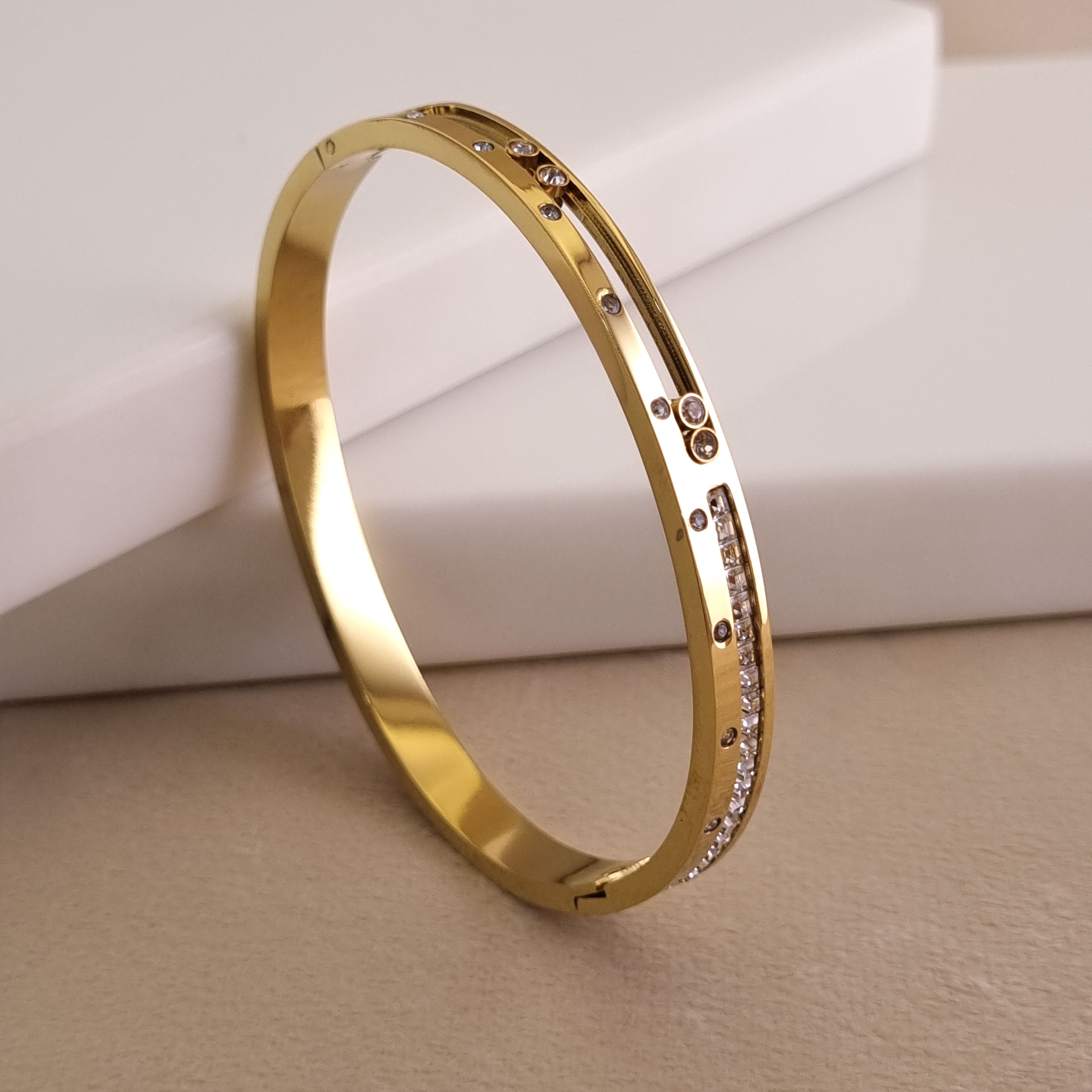 Serene Kinetic Bangle