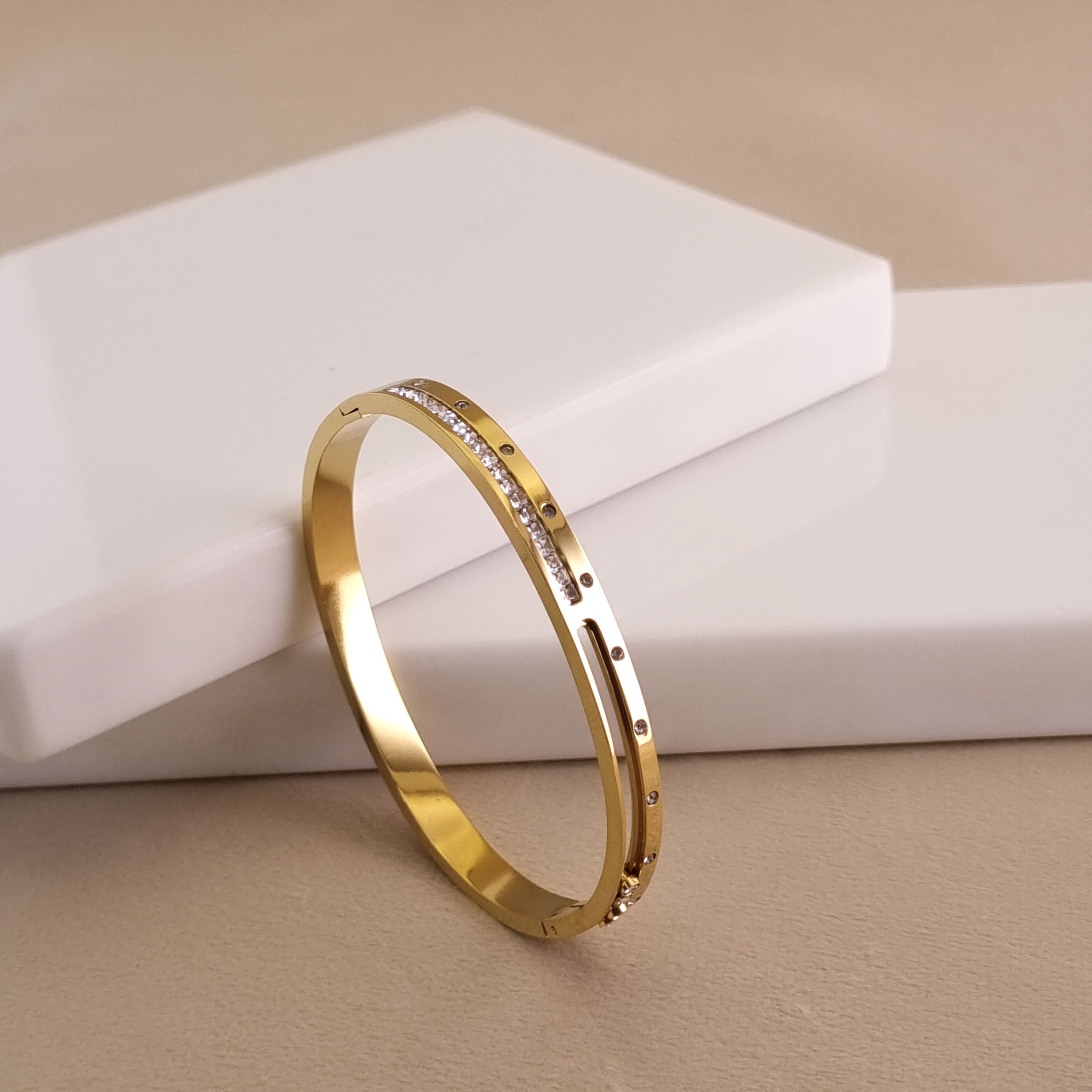 Serene Kinetic Bangle