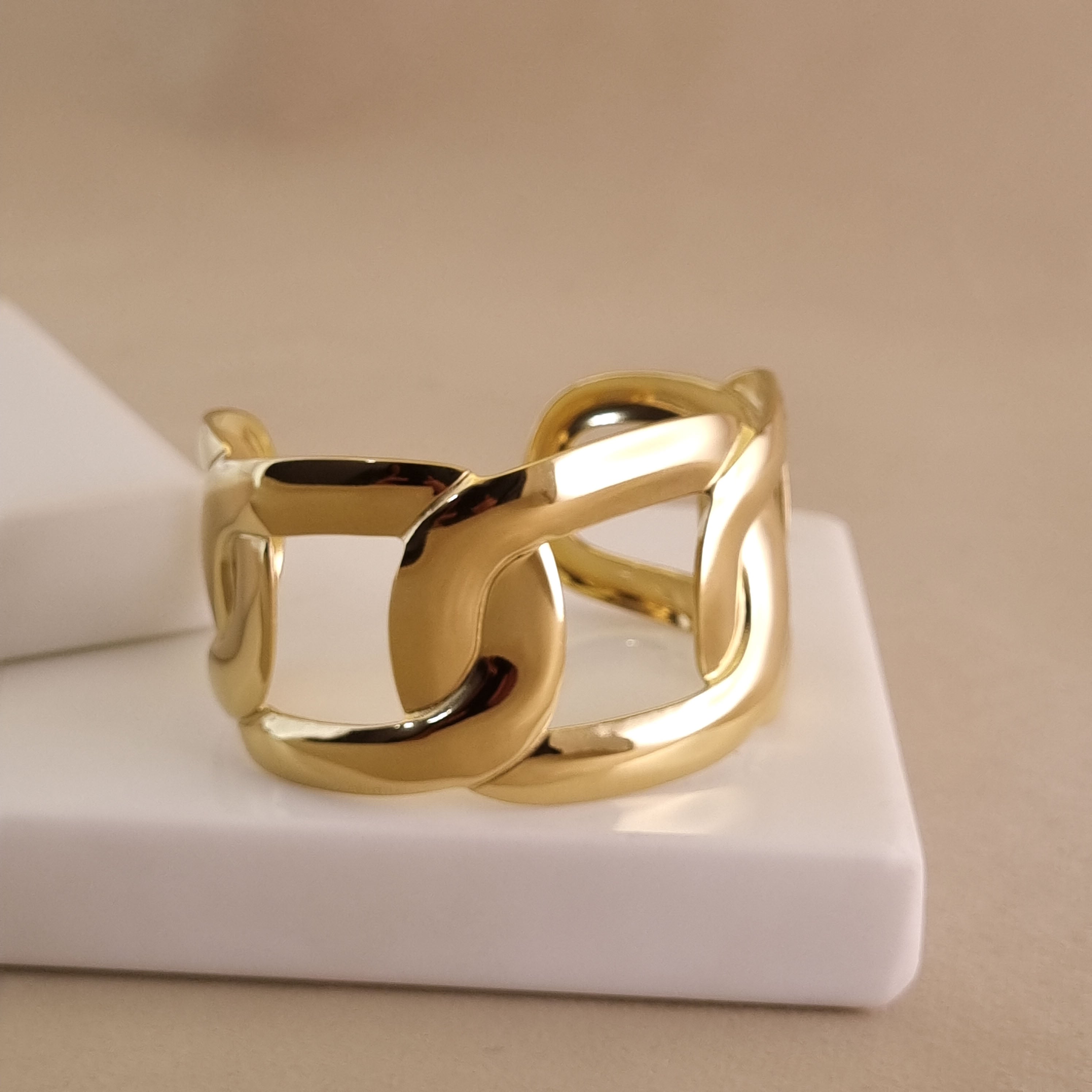 Interlink Aura Cuff