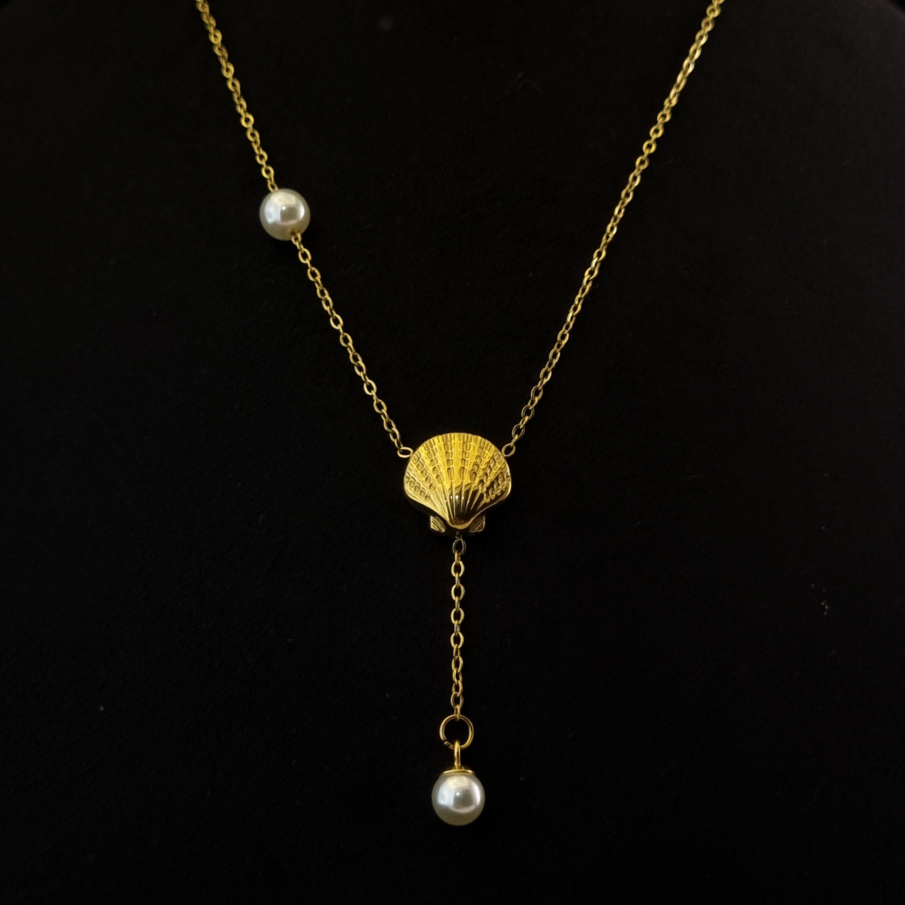 Seashell Lustre Necklace