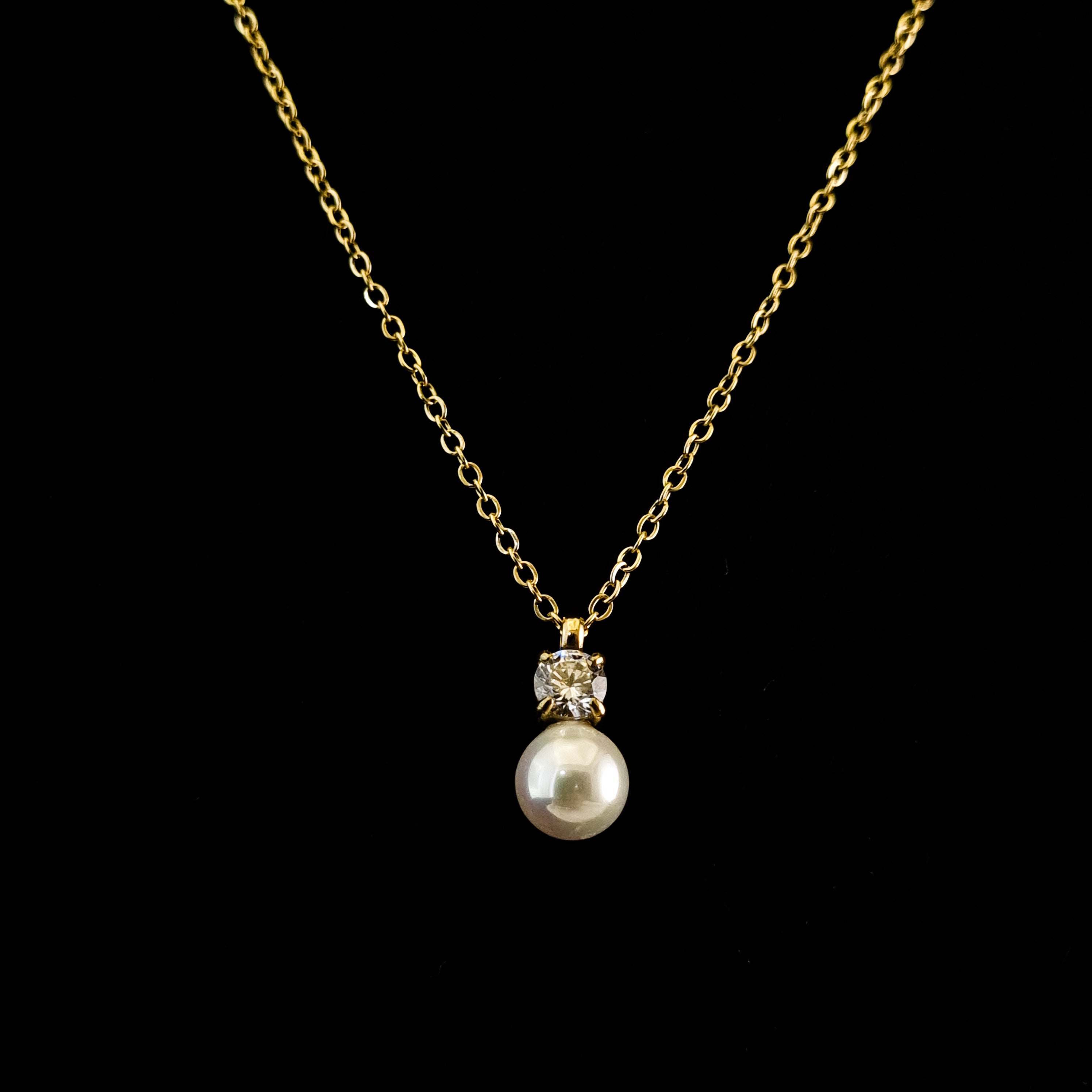 Serene Pearl Drop Necklace