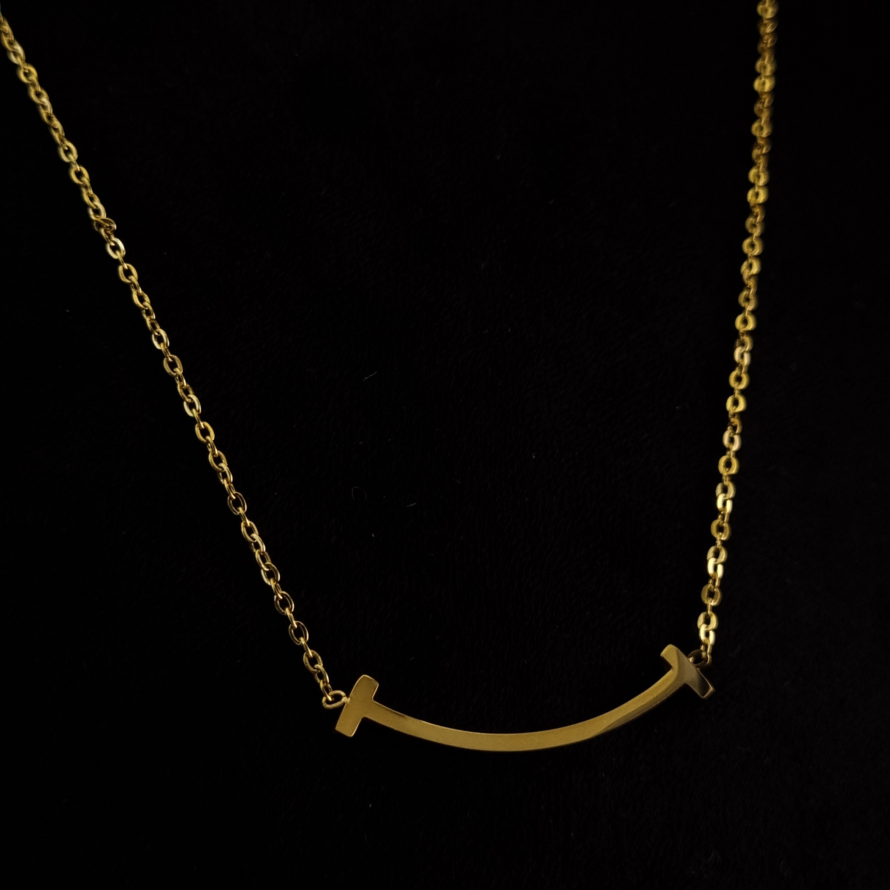 Arc Necklace