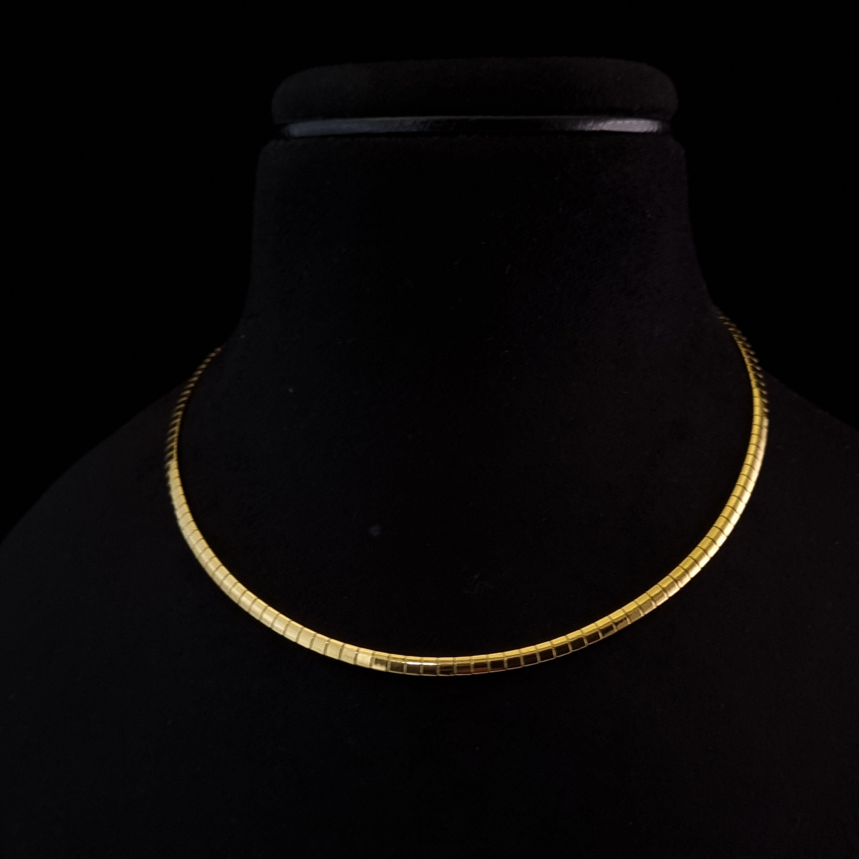 Serpentine Choker
