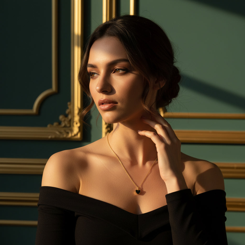 Jour et Nuit Heart Necklace