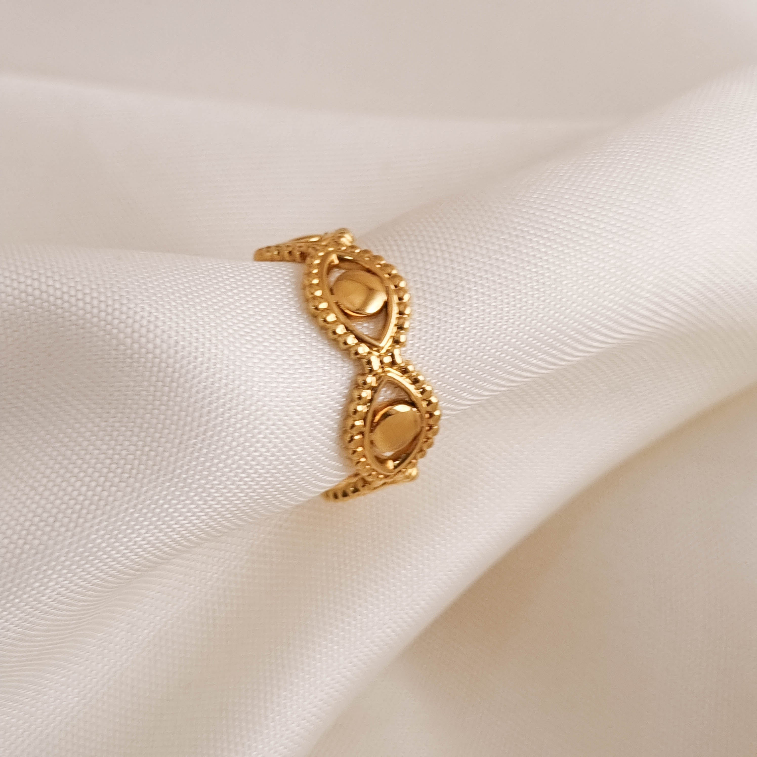 Serene Filigree Ring