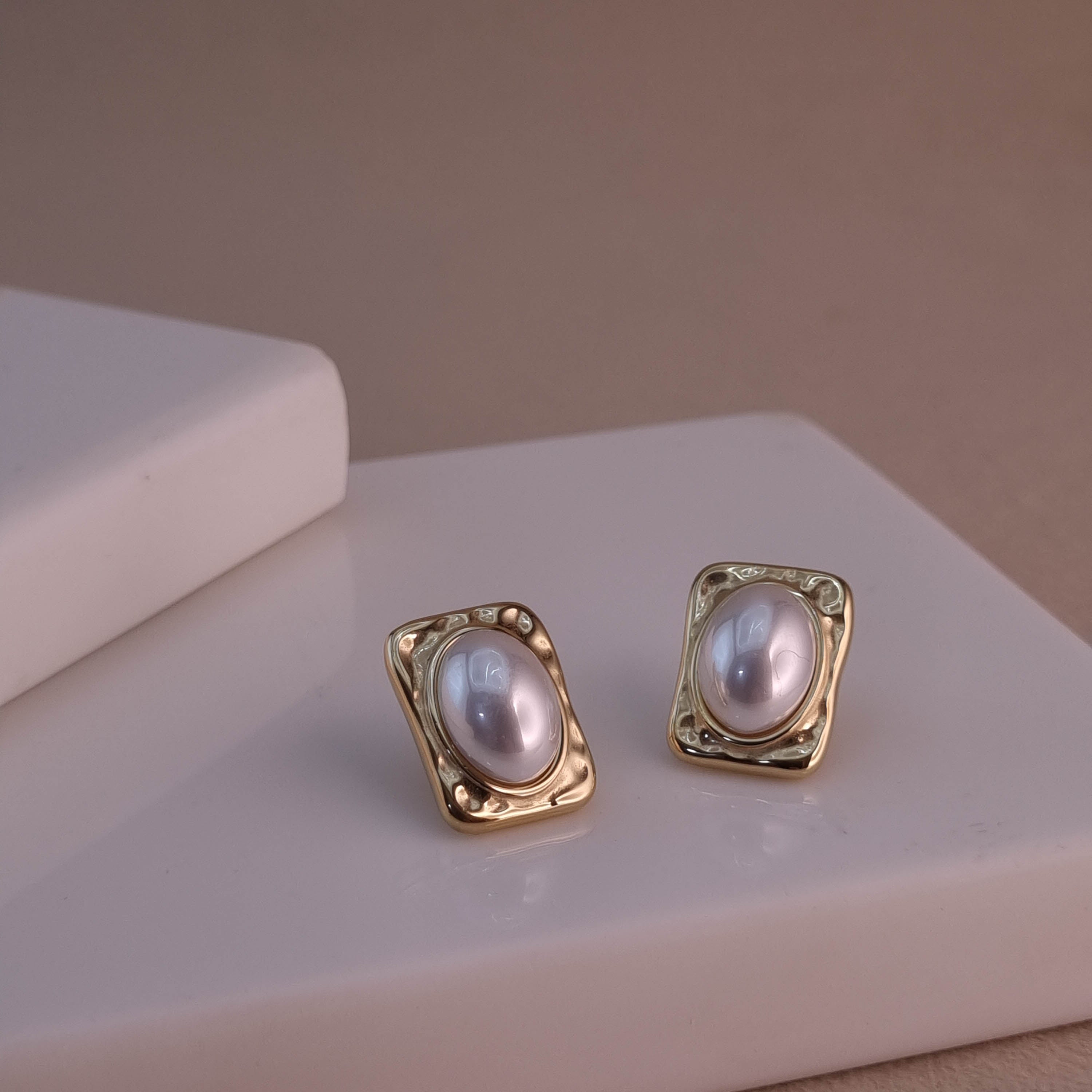 Halo Pearl Squares