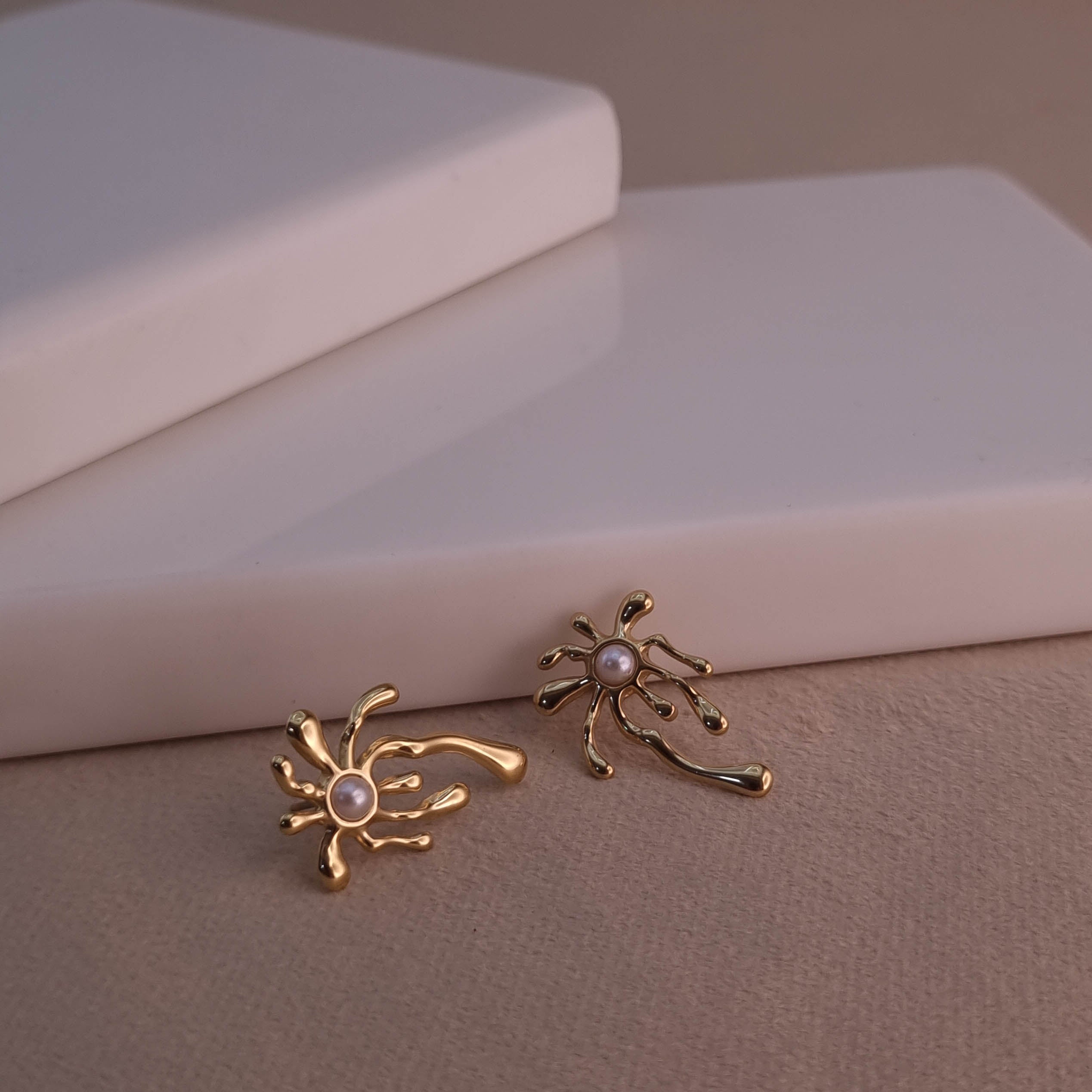Eclipse Spark Studs