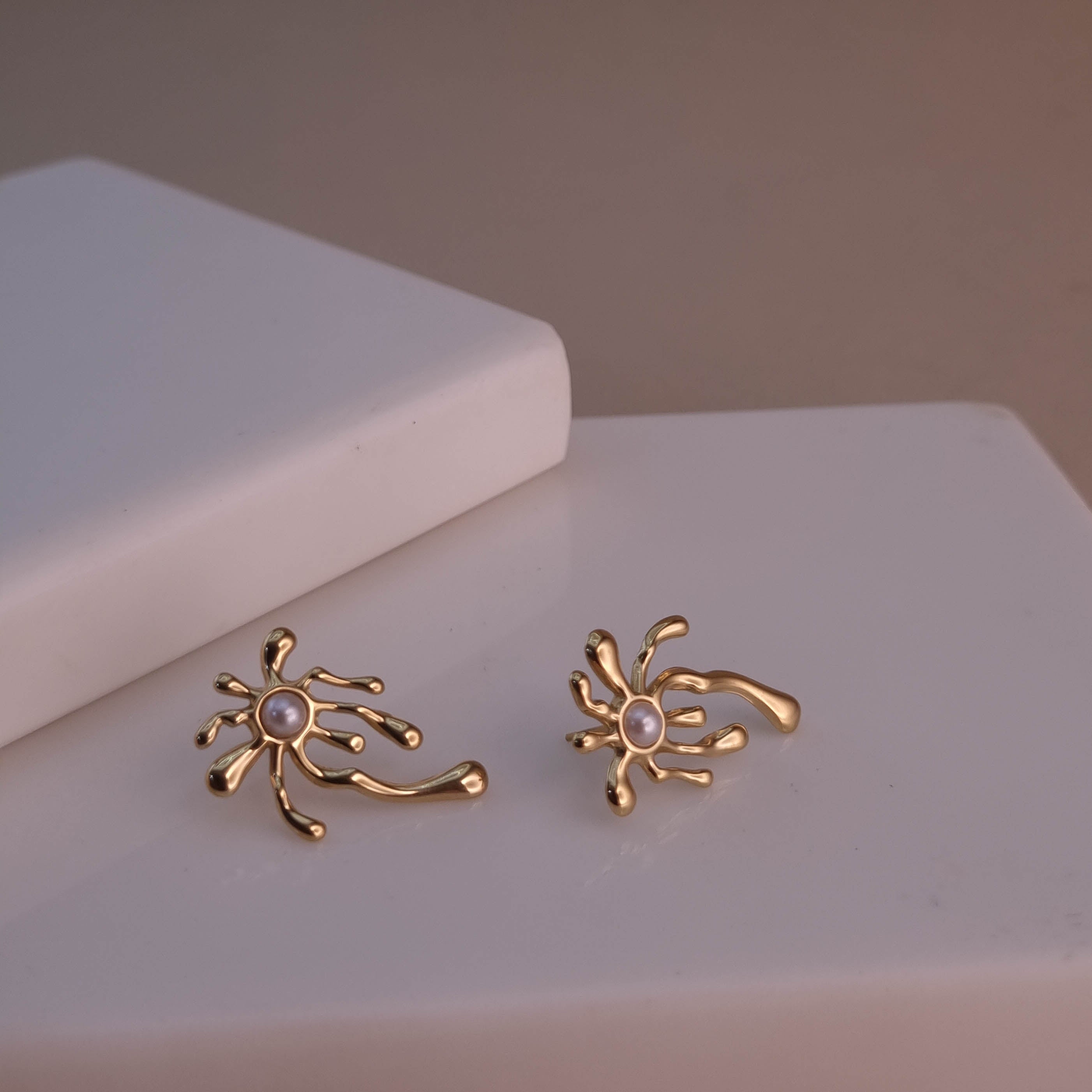 Eclipse Spark Studs