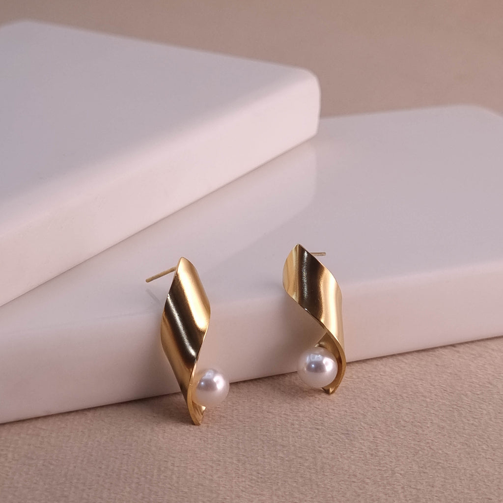 Twisted Elegance Pearl Earrings