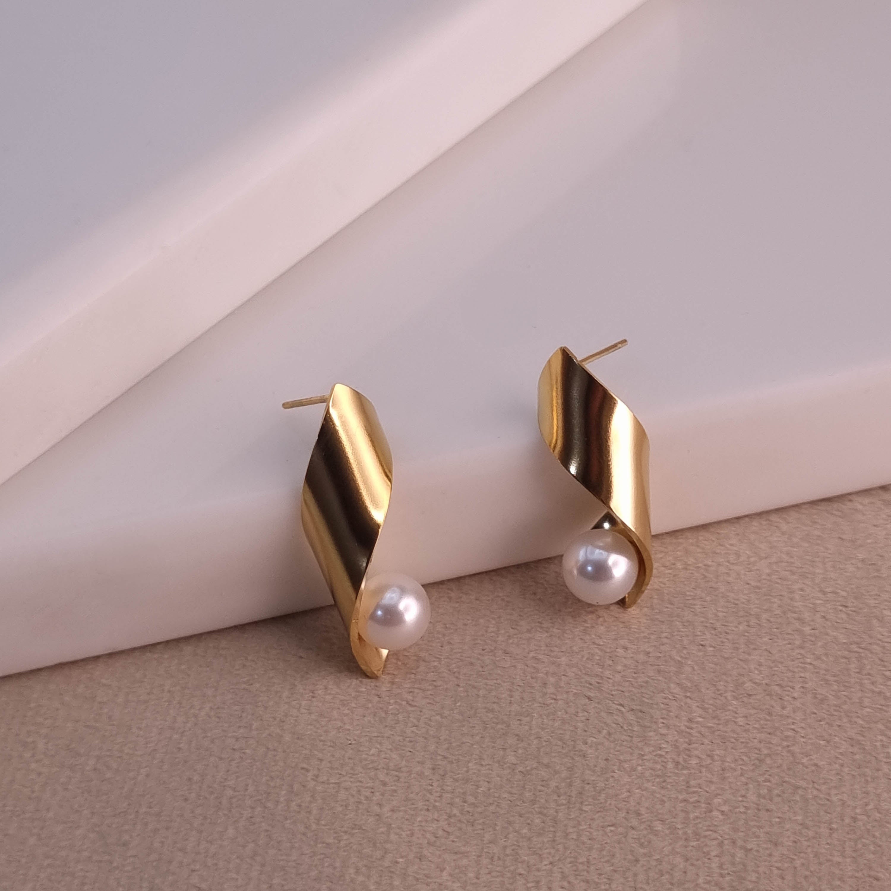Twisted Elegance Pearl Earrings