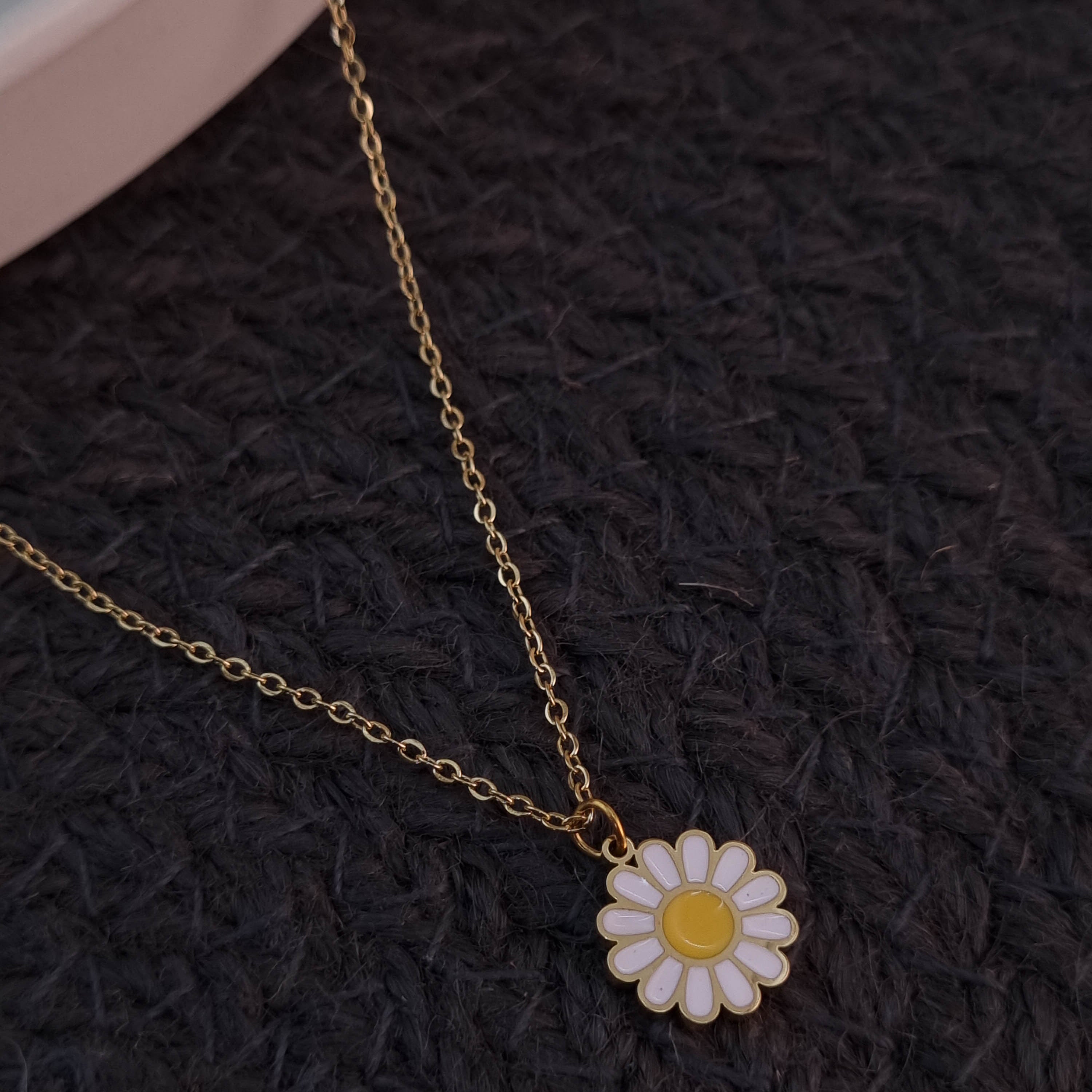 Soleil Daisy Pendant