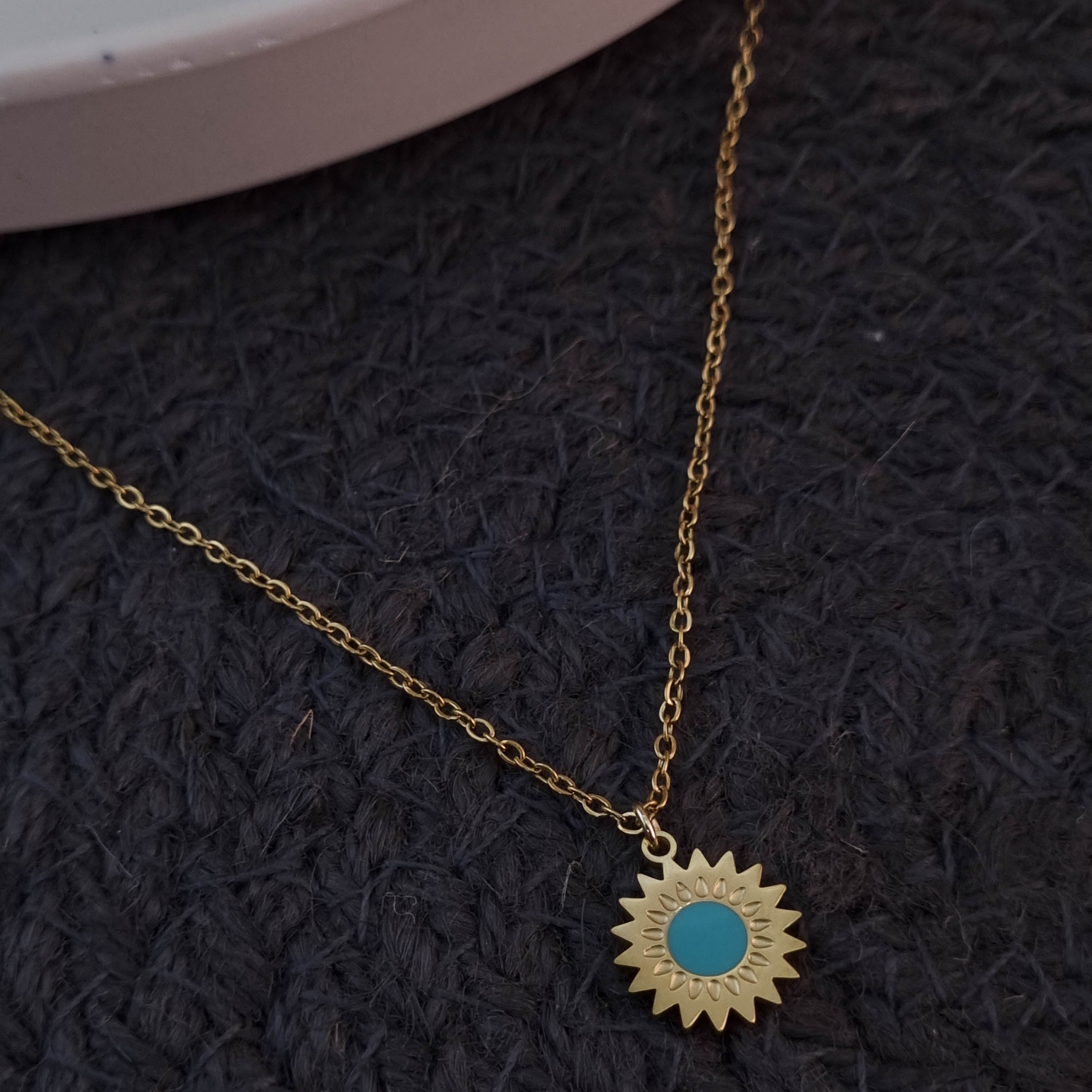 Sunseeker Delicate Chain