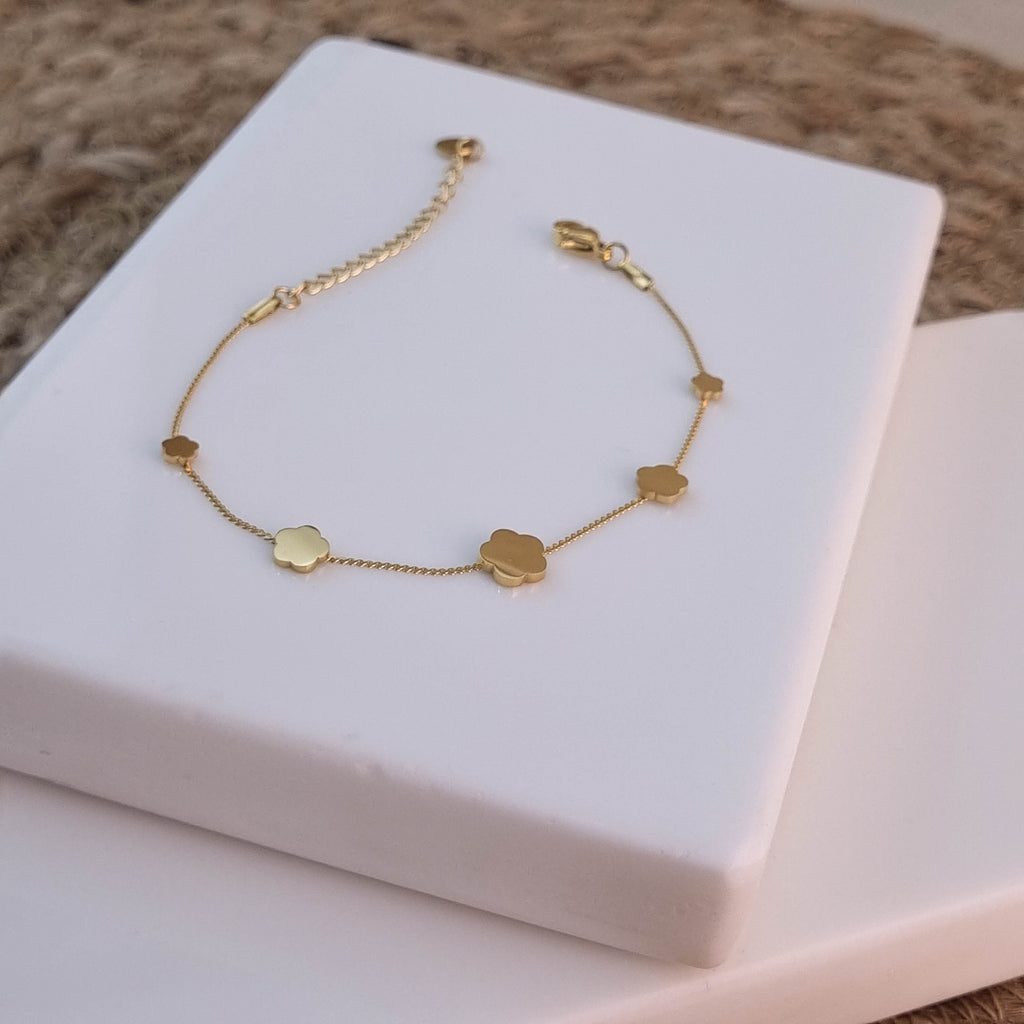 Golden Clover Chain Bracelet