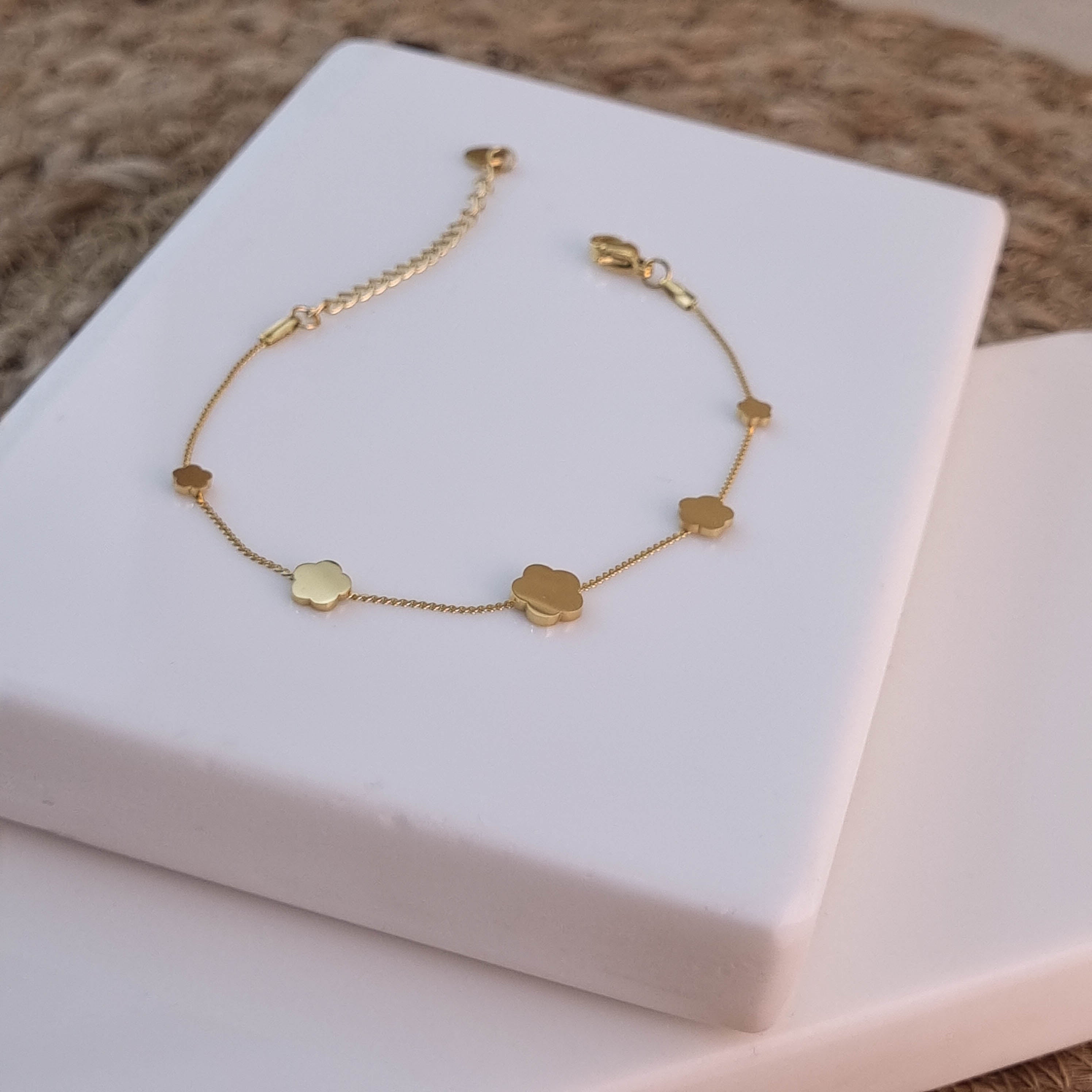 Golden Clover Chain Bracelet