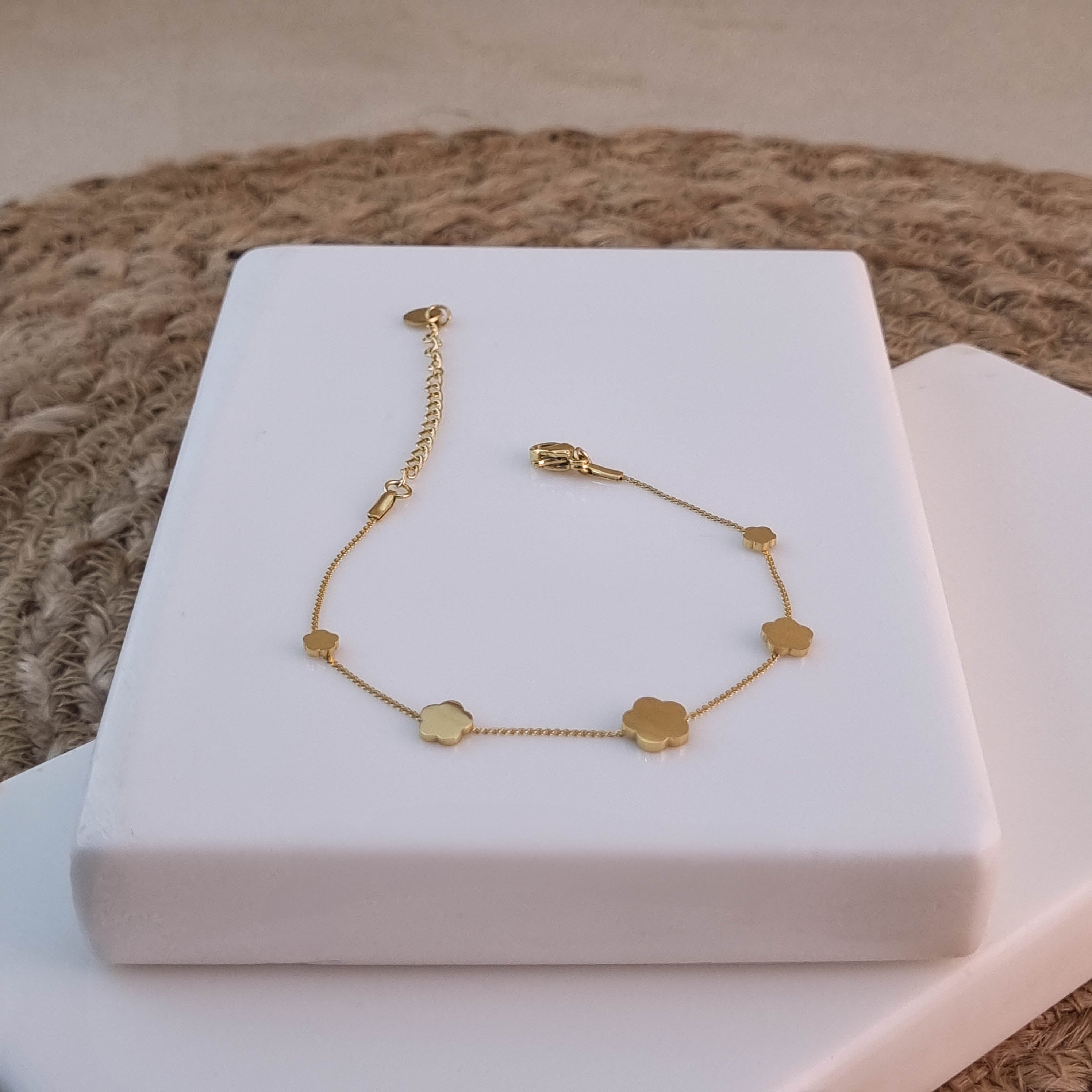 Golden Clover Chain Bracelet
