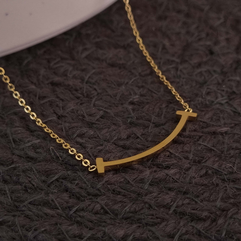 Arc Necklace