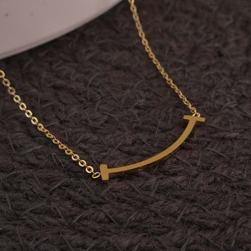Arc Necklace