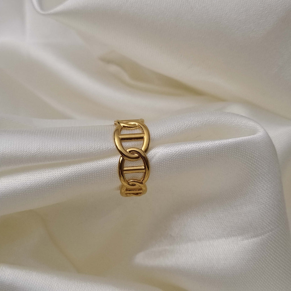 Linked Luxe Ring
