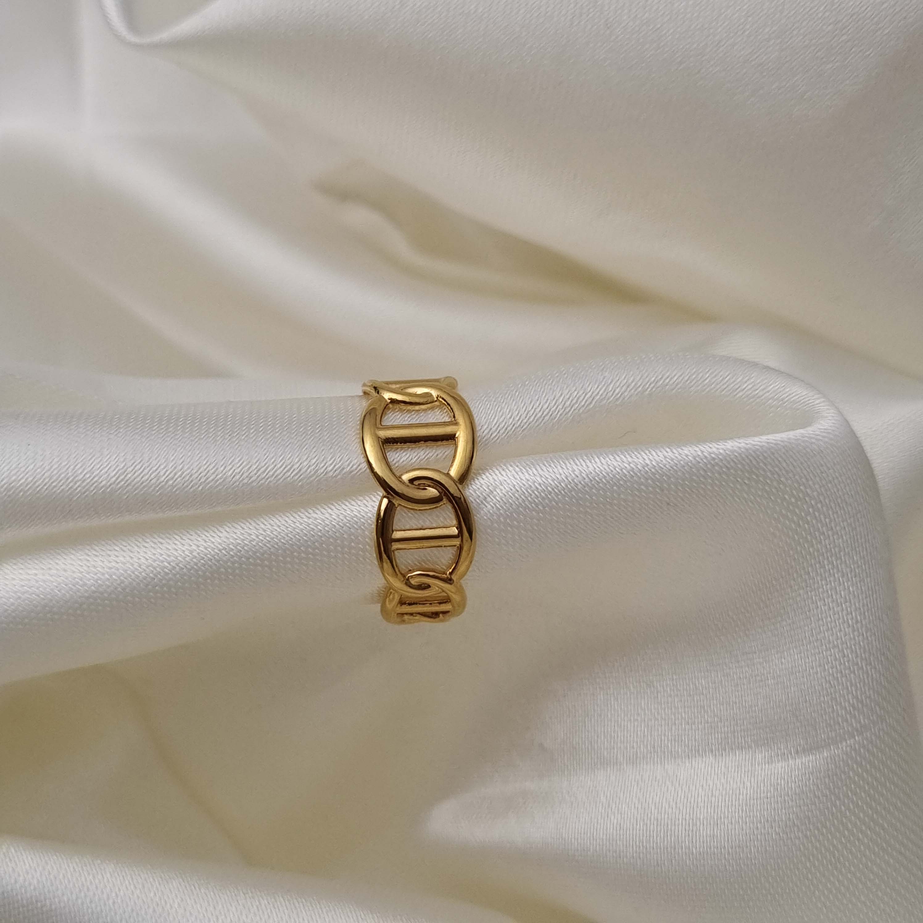 Linked Luxe Ring