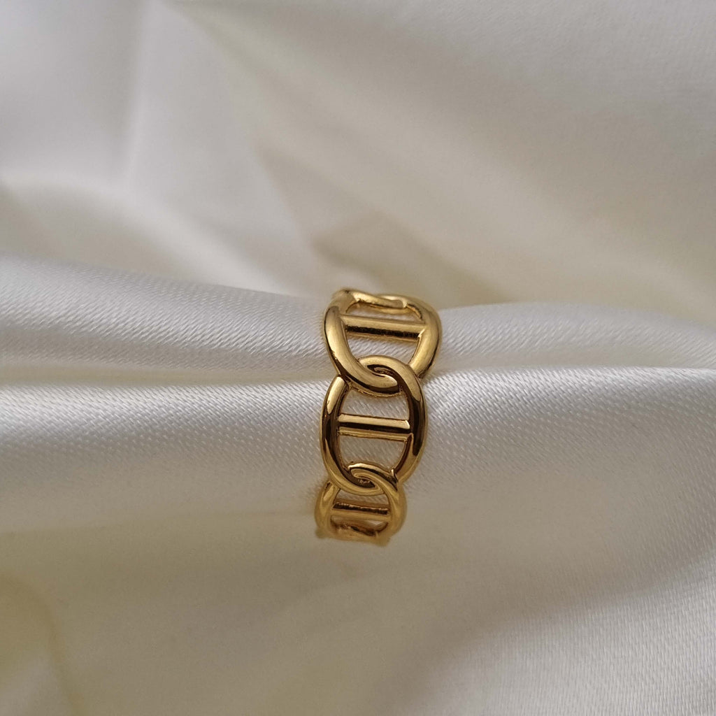 Linked Luxe Ring