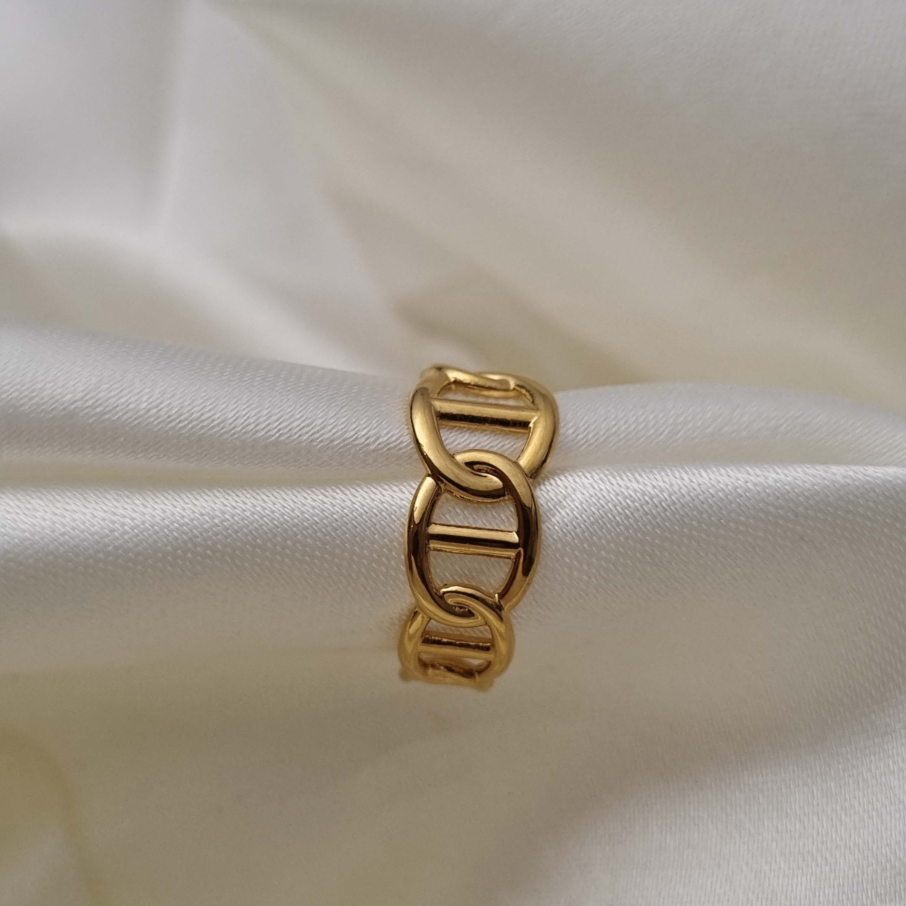 Linked Luxe Ring