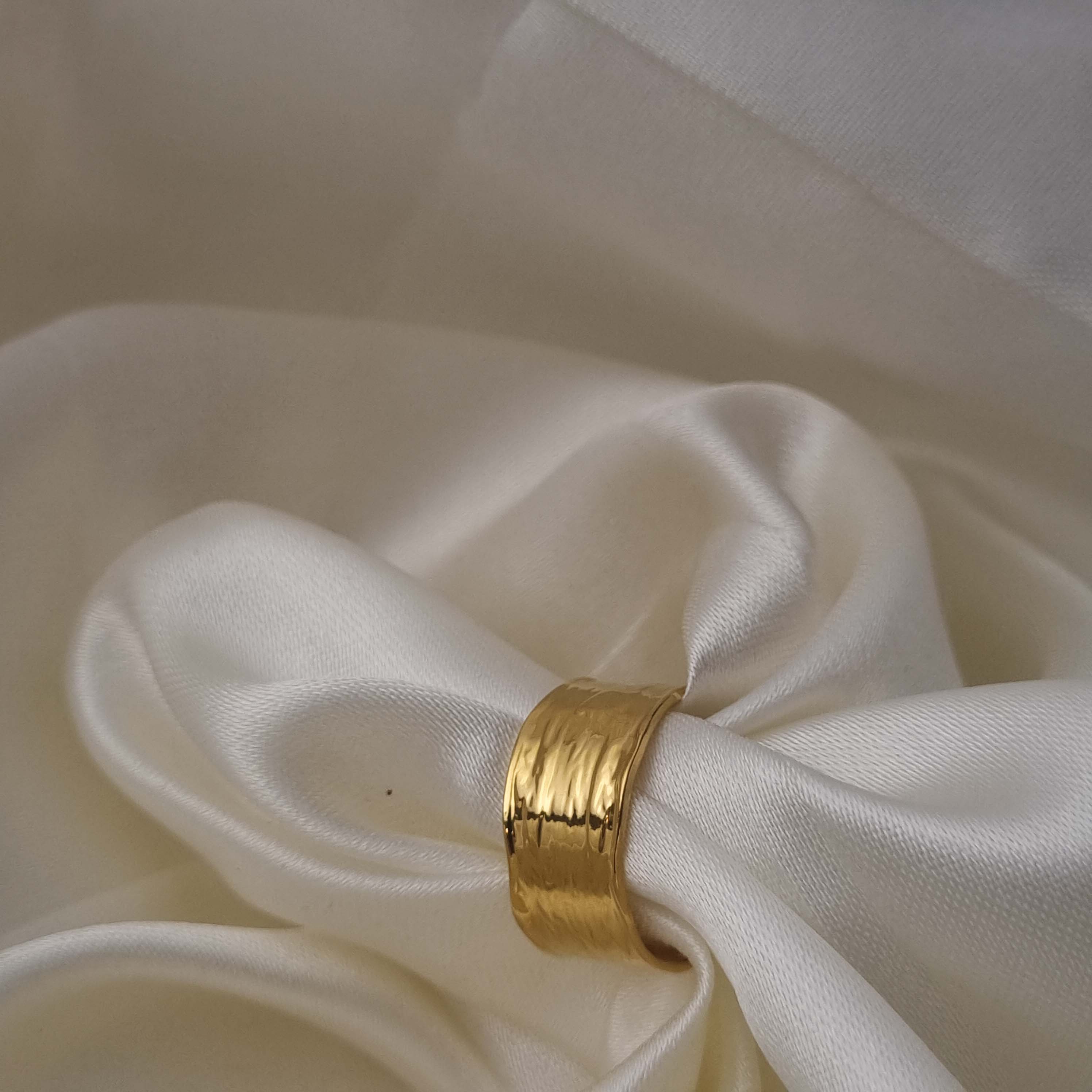 Aureate Waves Ring