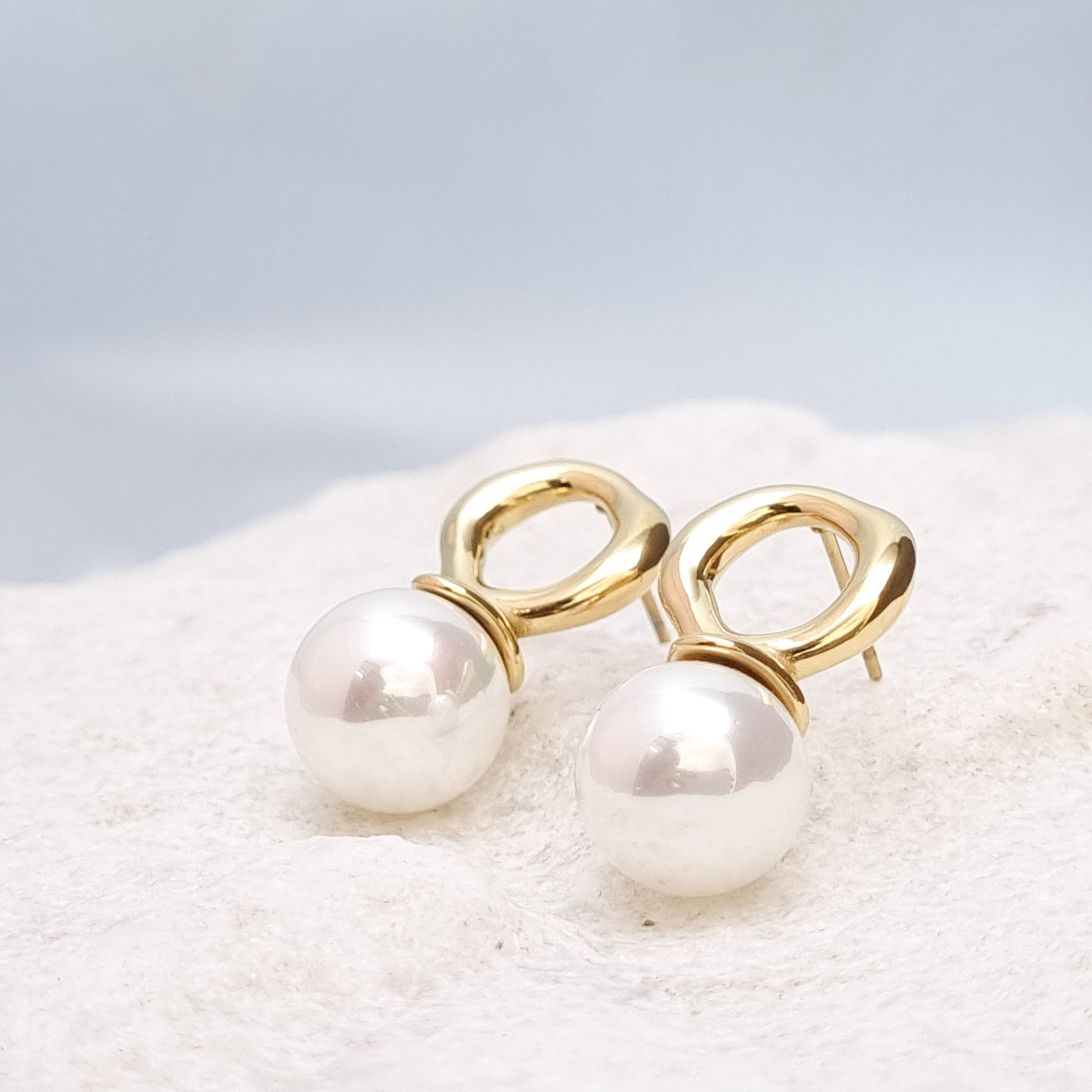Organic Circle Pearl Drop Earrings