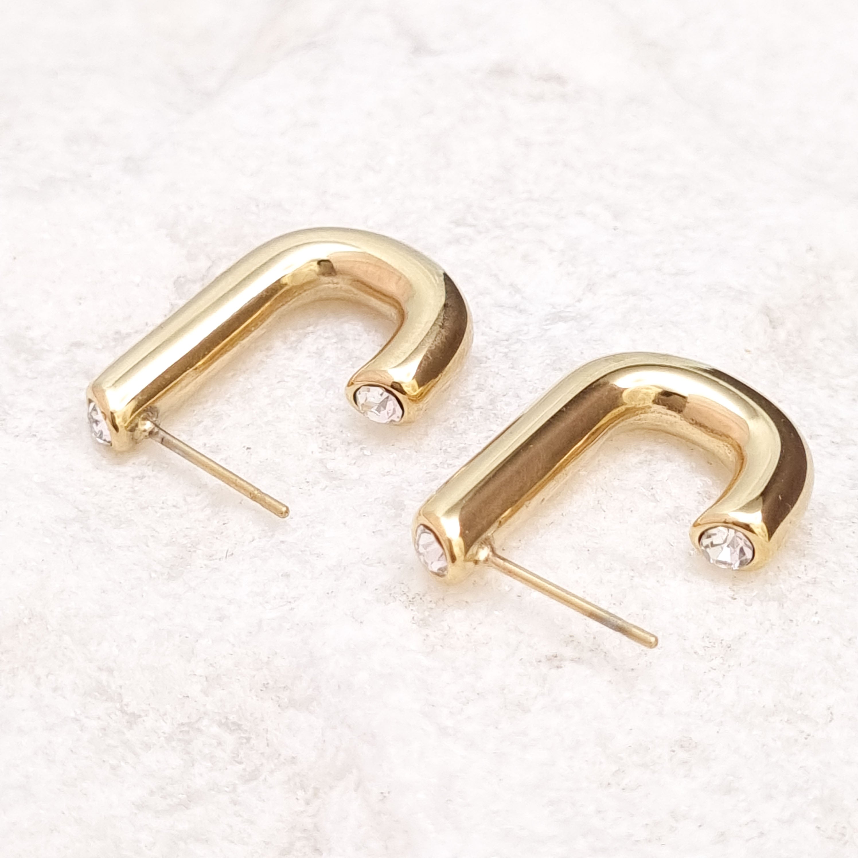 Arch CZ Stud Earrings in 18K Gold