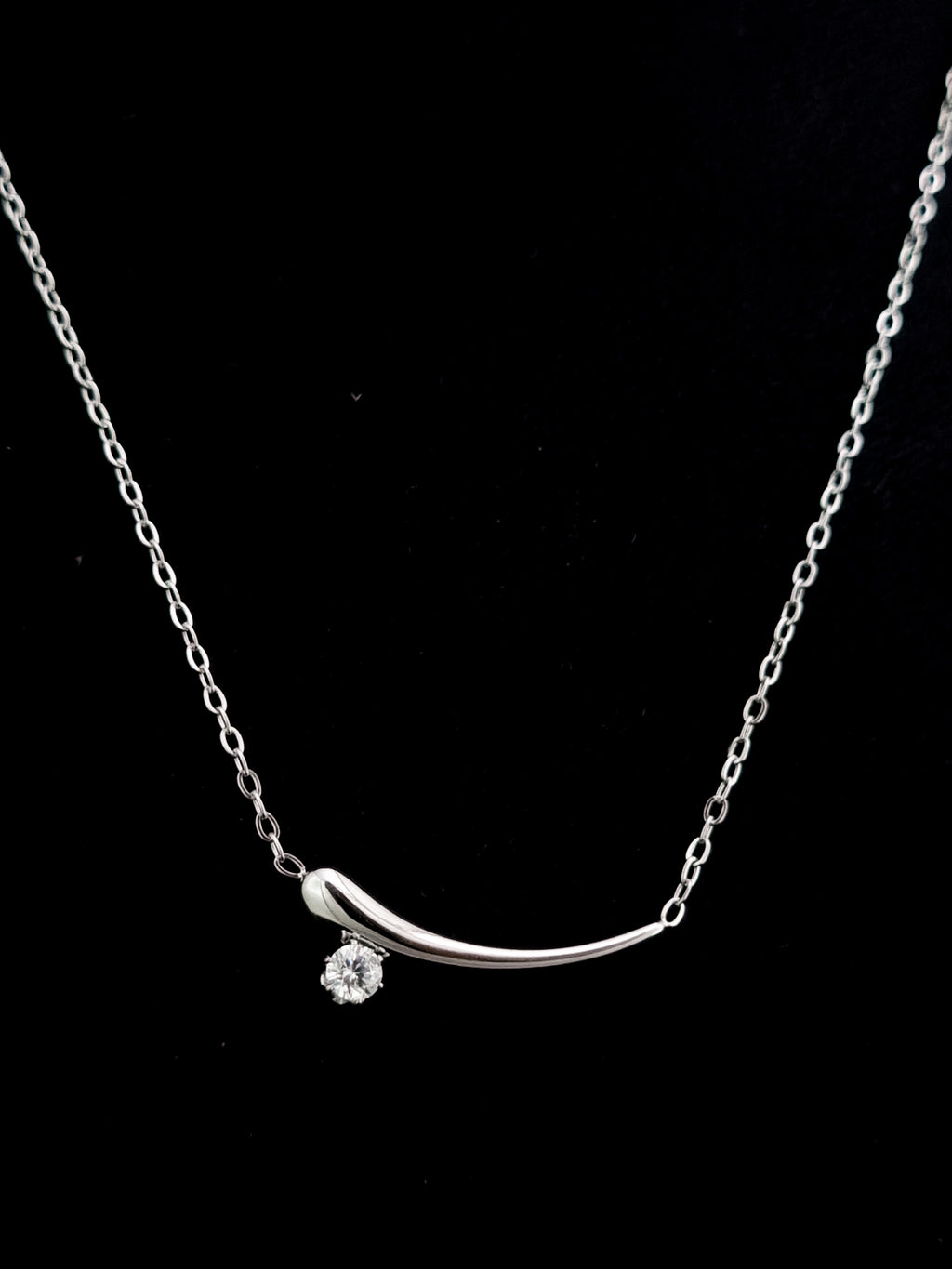 Molten Curve Solitaire Necklace
