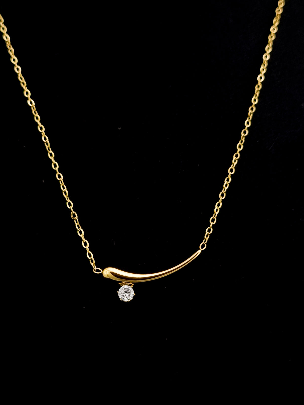 Molten Curve Solitaire Necklace