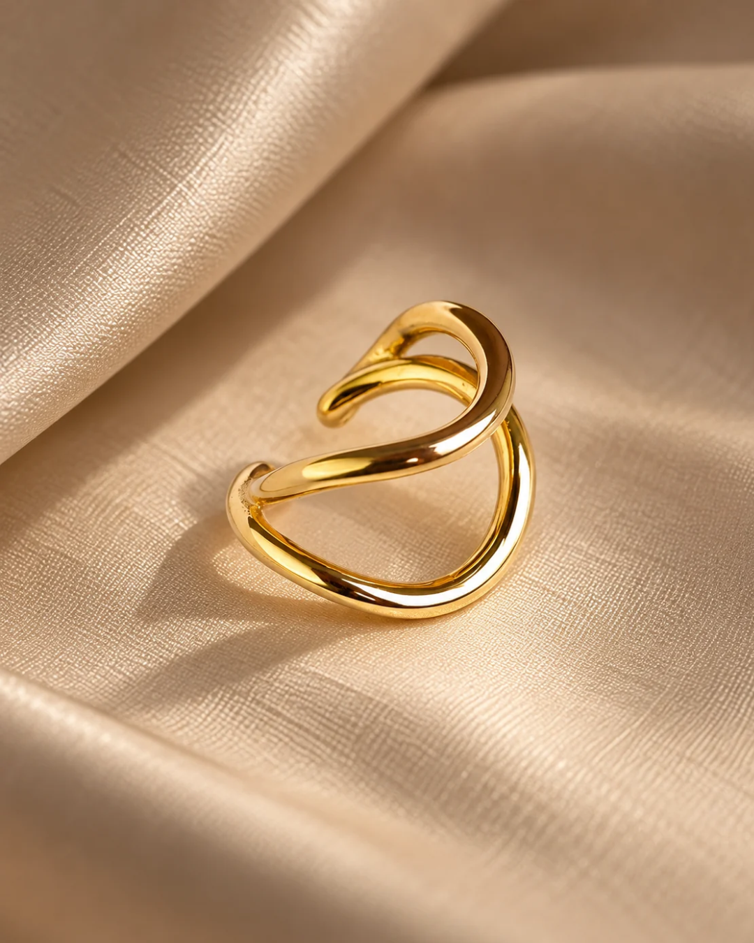 Fluid Wave Ear Cuff