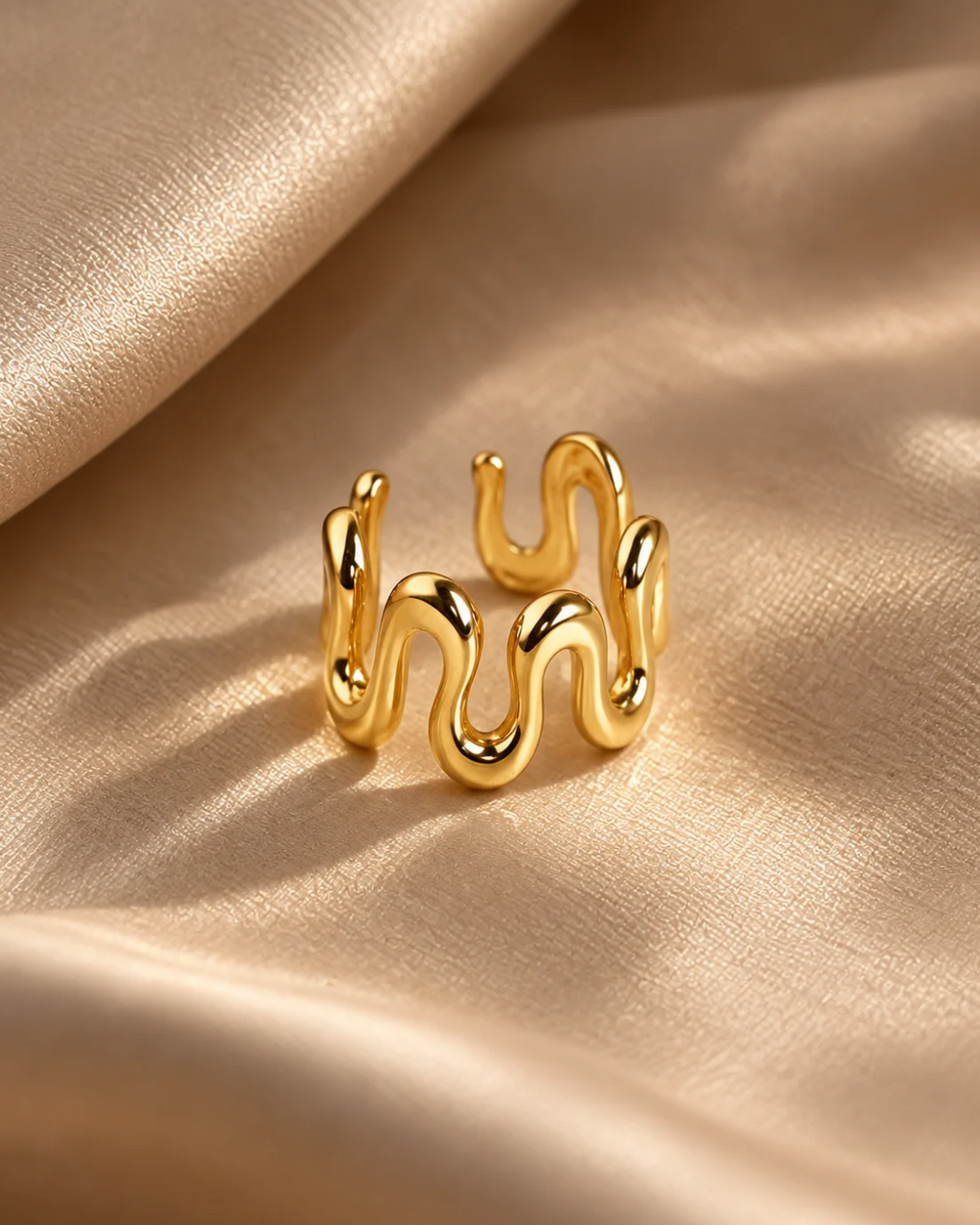 Serpentine Zigzag Ear Cuff