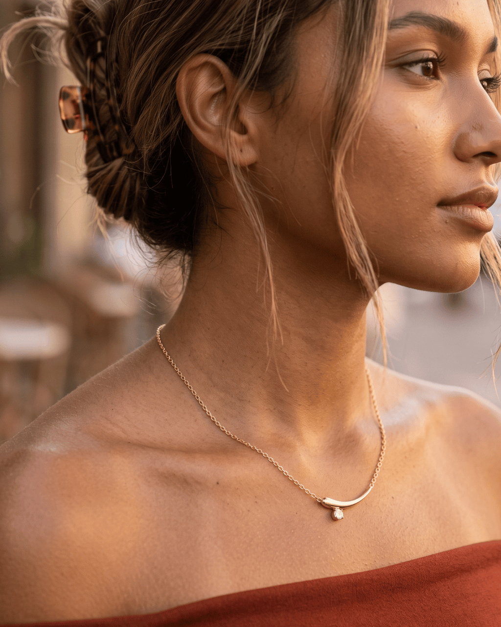 Molten Curve Solitaire Necklace