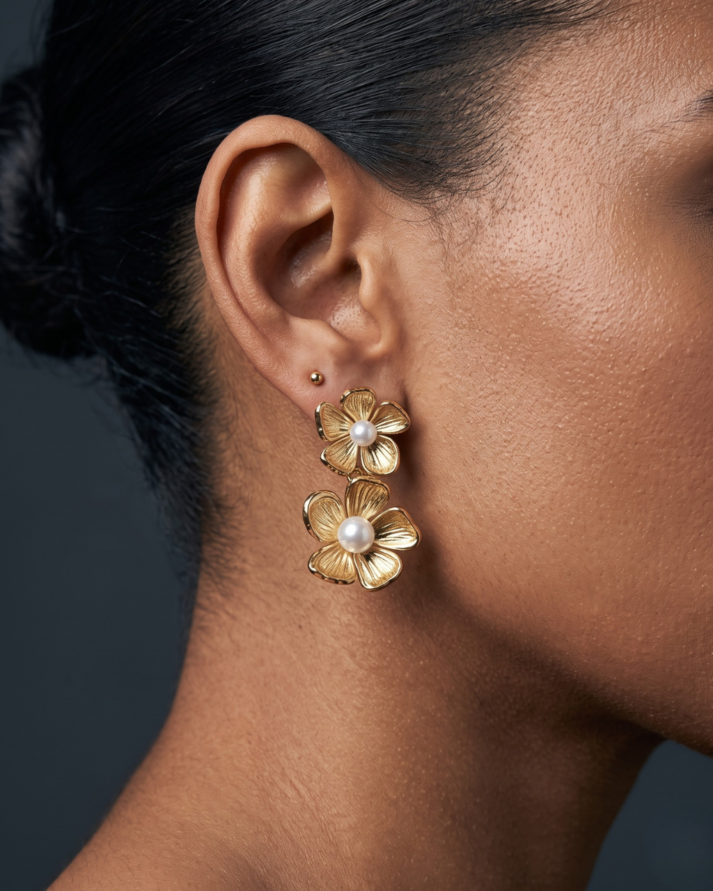 Pearl Centre Flower Stud Earrings