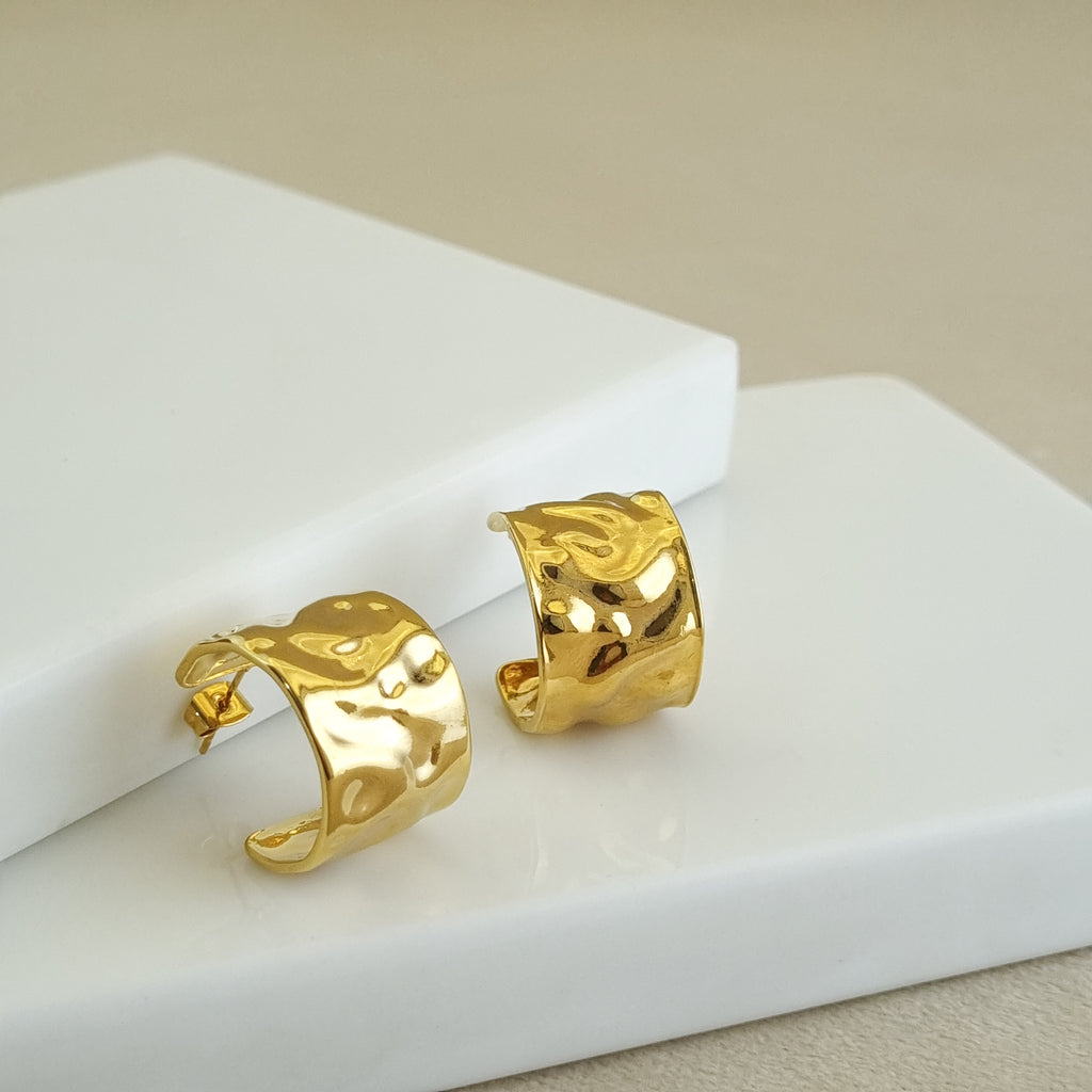 Lithos Hammered Cuff Studs
