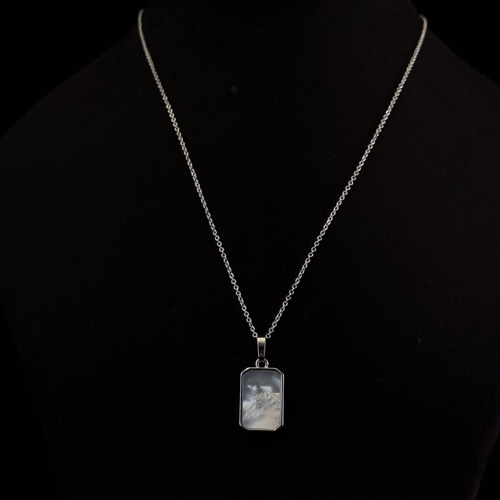 Serene Agate Necklace