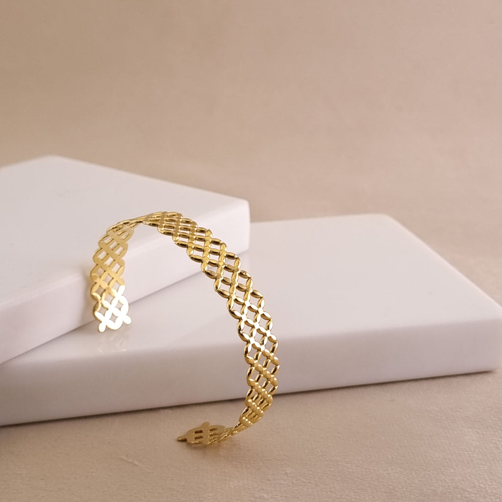 Lattice Aura Cuff