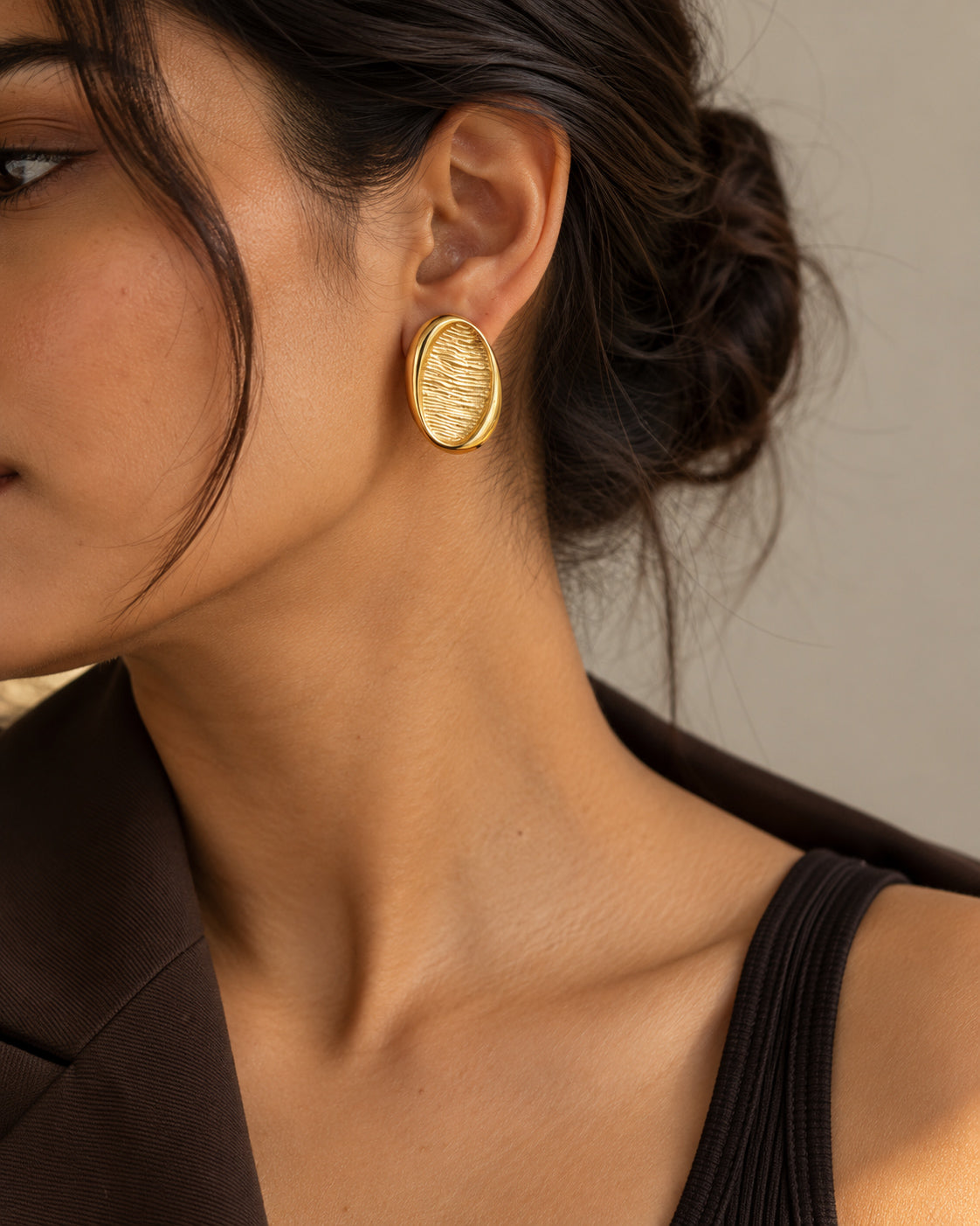 Ripple Oval Statement Stud Earrings