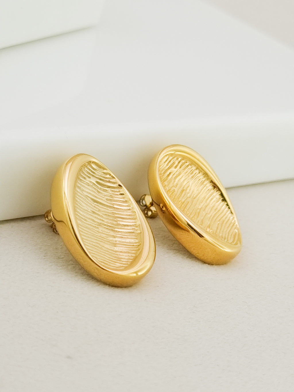 Ripple Oval Statement Stud Earrings