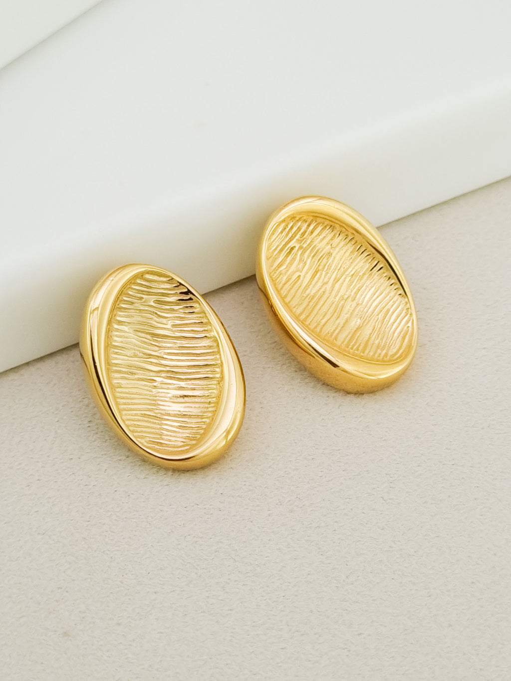 Ripple Oval Statement Stud Earrings