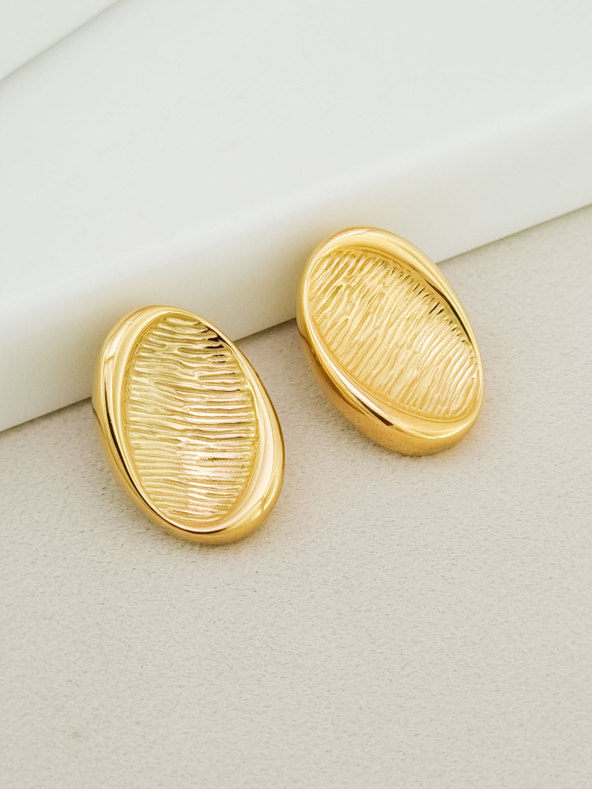 Ripple Oval Statement Stud Earrings