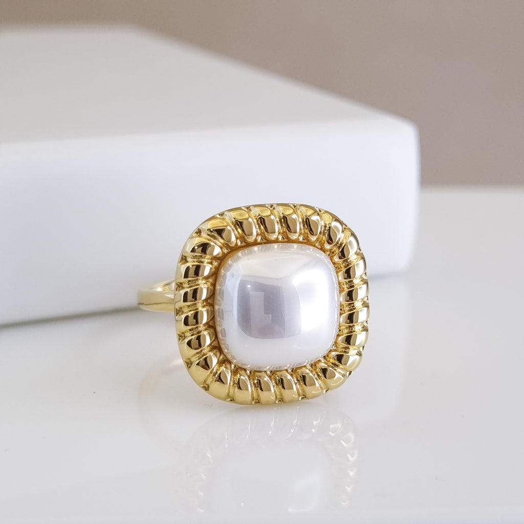 Baroque Pearl Cocktail Ring – Size Adjustable, 18K Gold Plated & Waterproof