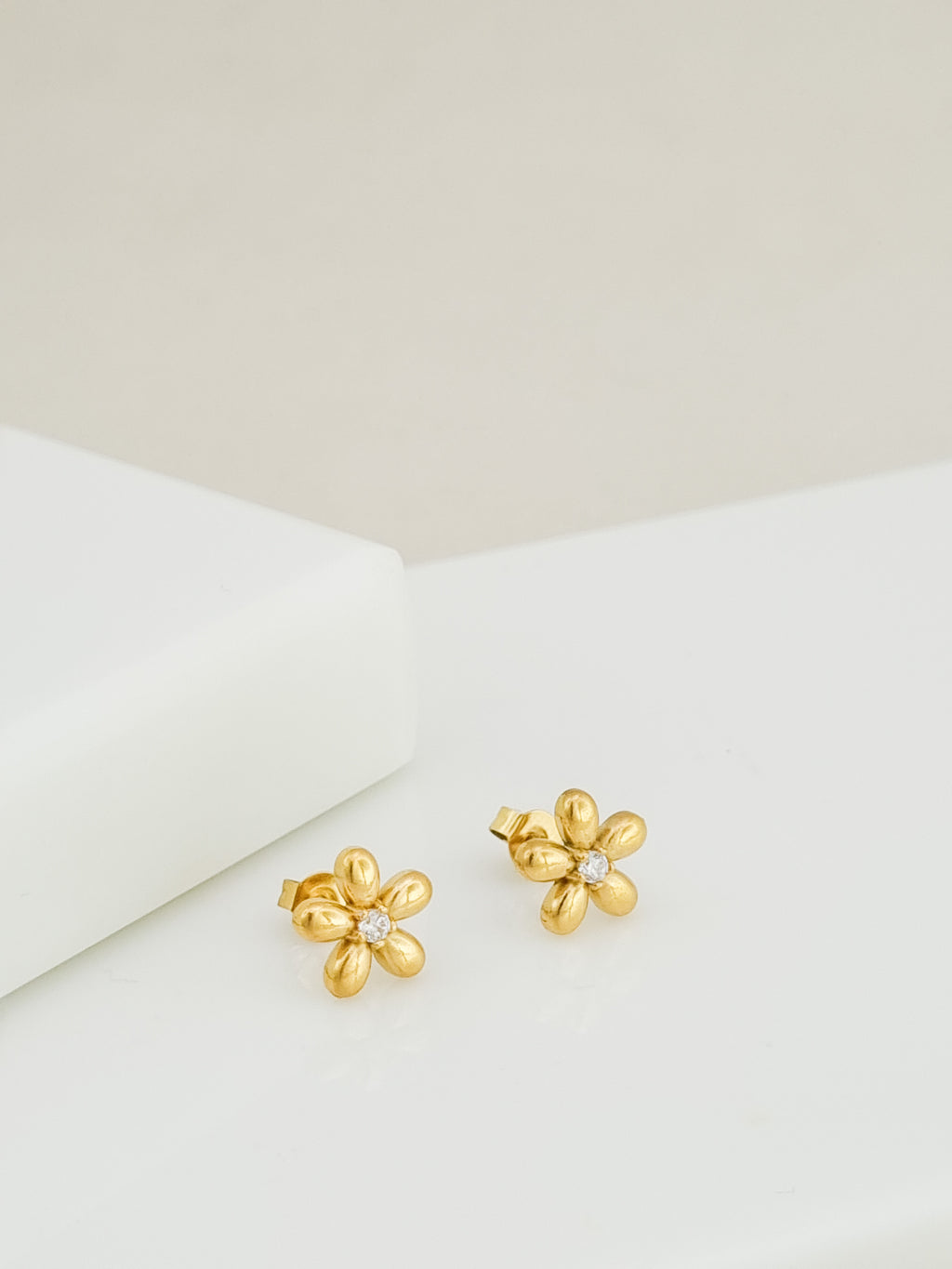 Puffy Daisy CZ Centre Stud Earrings