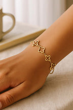 Floréline – Gold Openwork Flower Bracelet