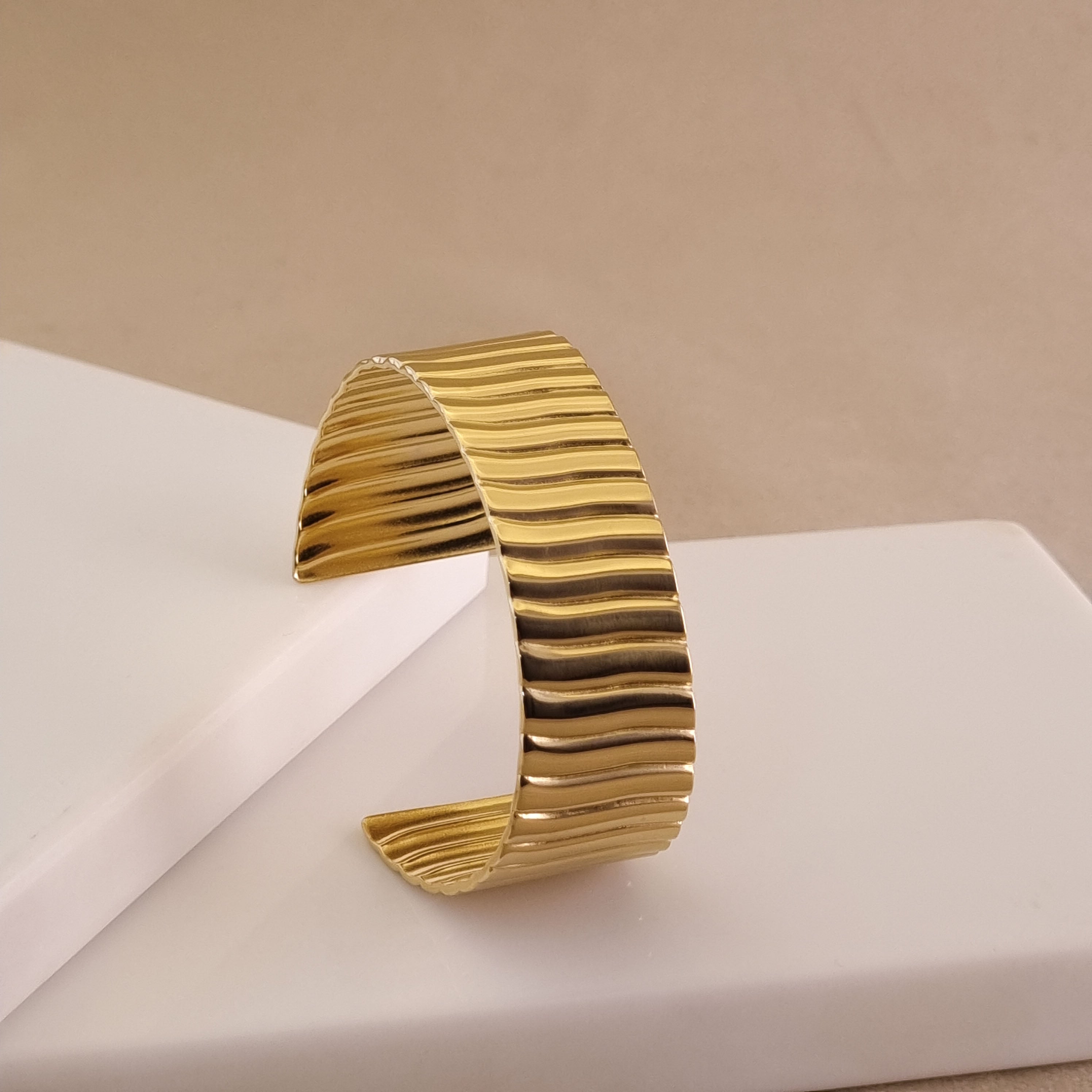 Fluid Rhythm Cuff