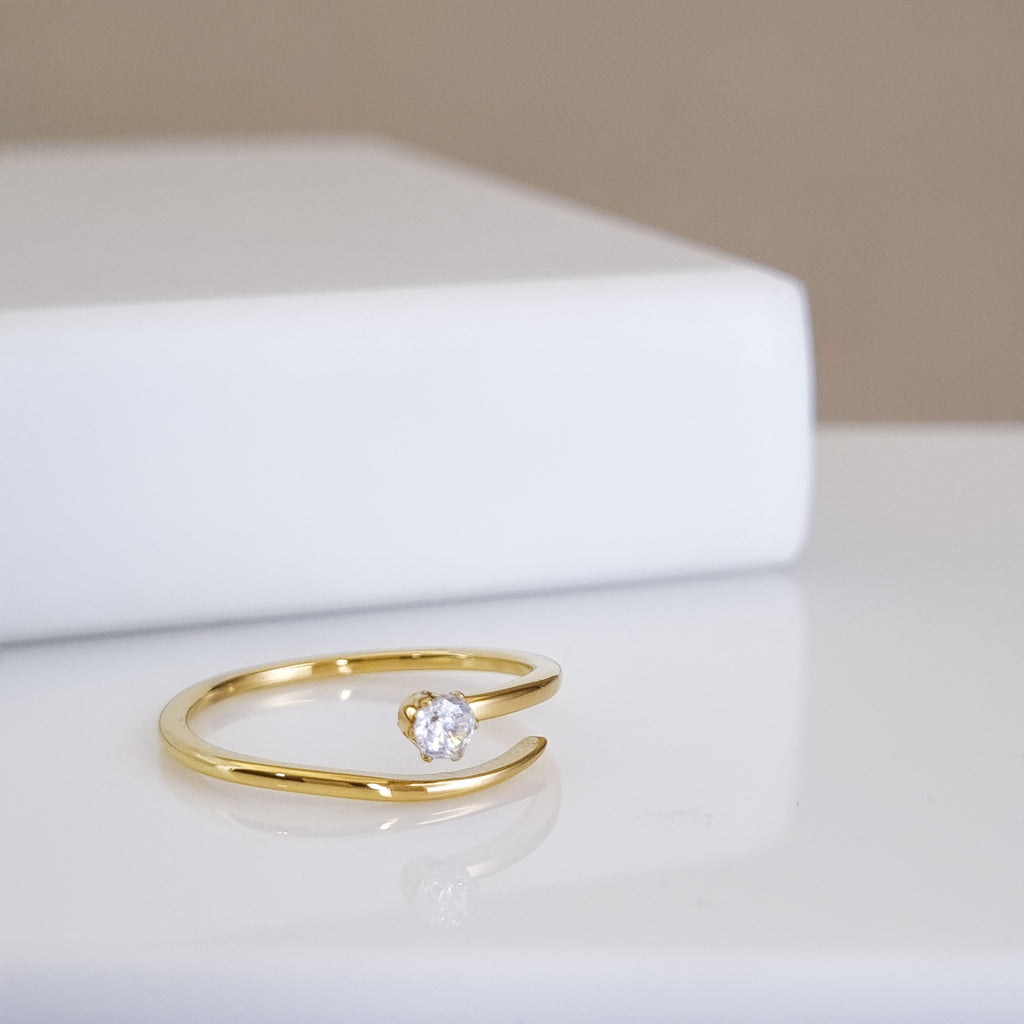 Adjustable gold ring, 18K gold plated solitaire, waterproof minimalist jewelry, anti-tarnish wrap ring, hypoallergenic gold rings.