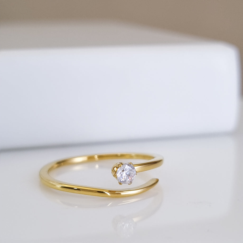 Celestial Solitaire Wrap Ring – Size Adjustable, 18K Gold Plated & Waterproof